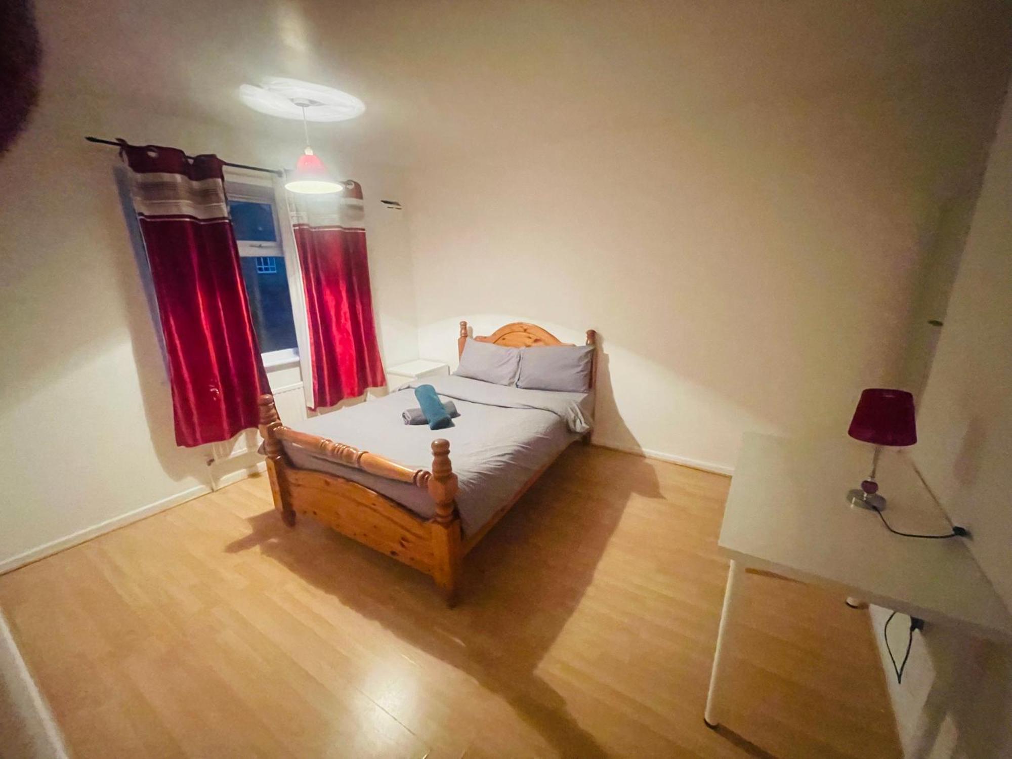 Double Near Canary Wharf 28 Homestay *