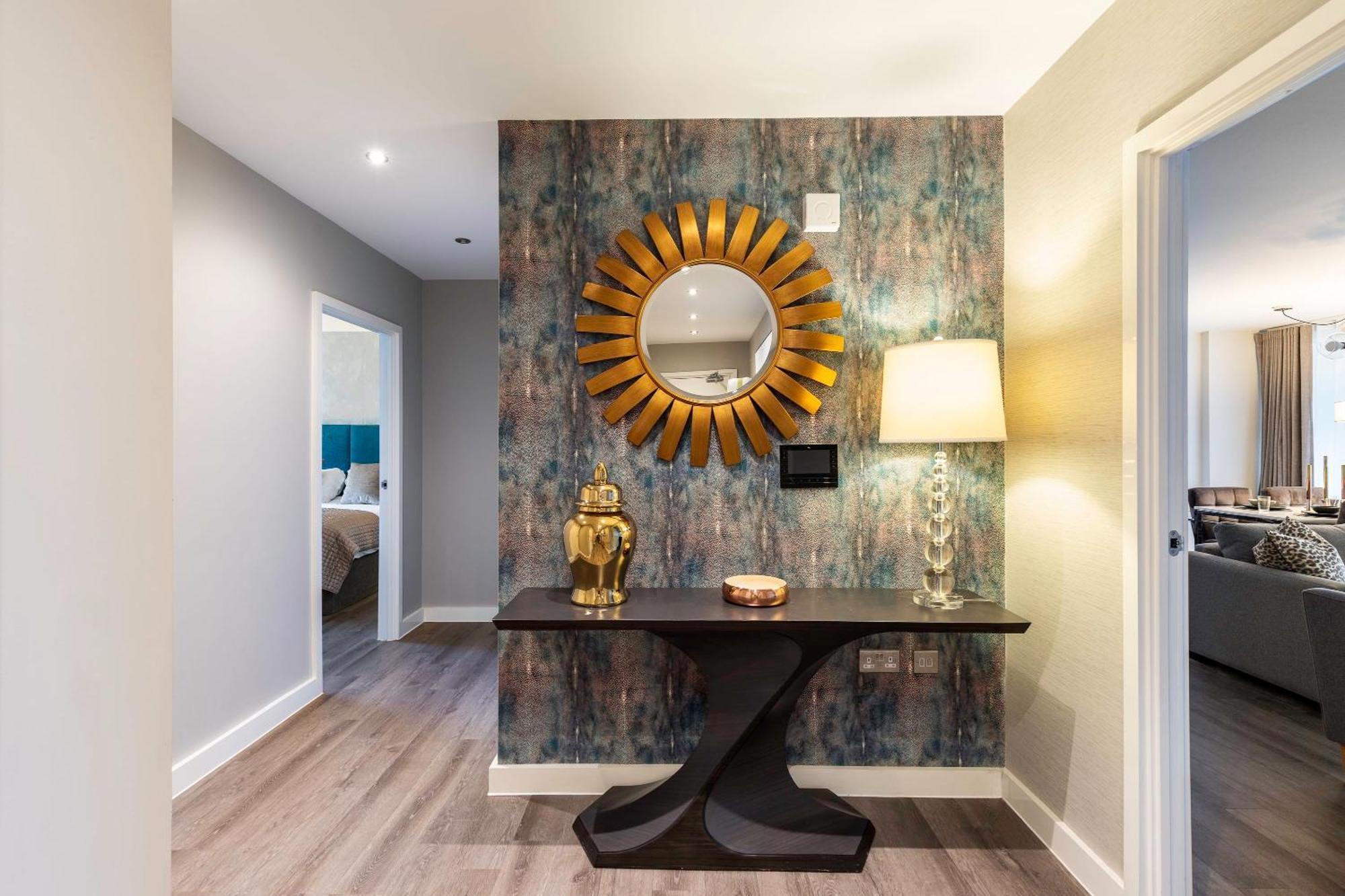 Showroom Splendour, Luxe Elegance