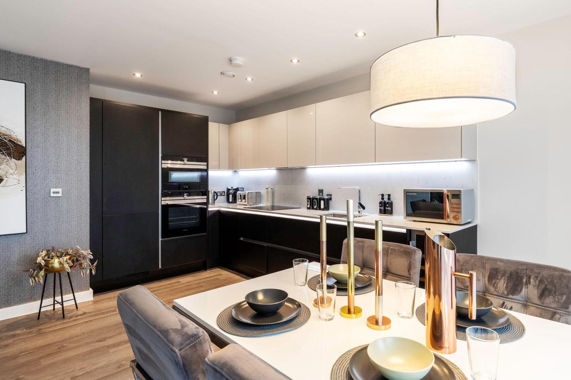 Showroom Splendour, Luxe Elegance * London