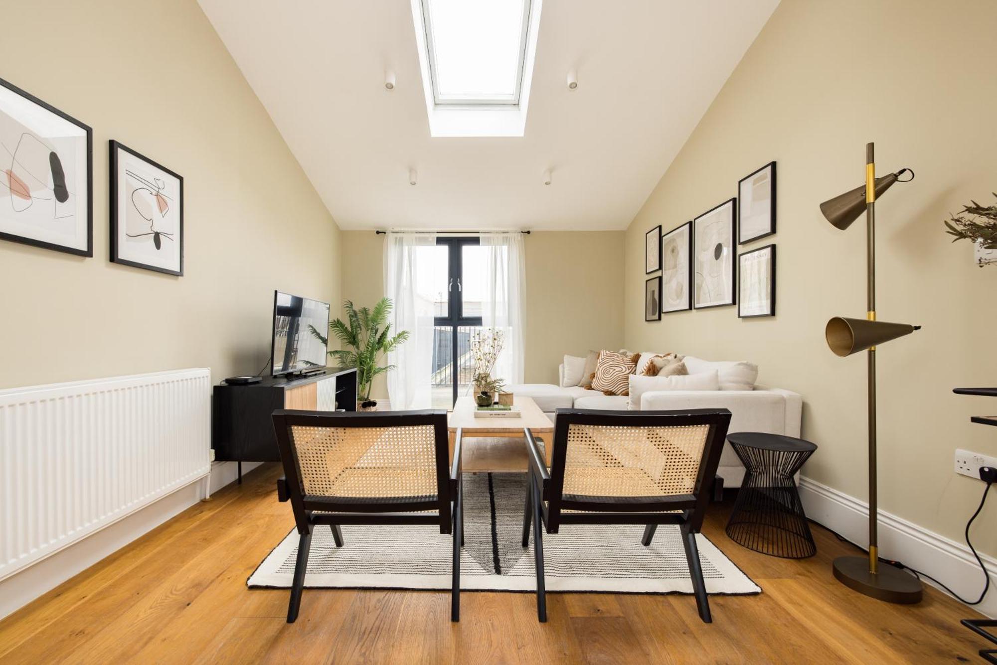 The Tooting Hideout - Dazzling 3bdr Flat With Balcony Apartment London