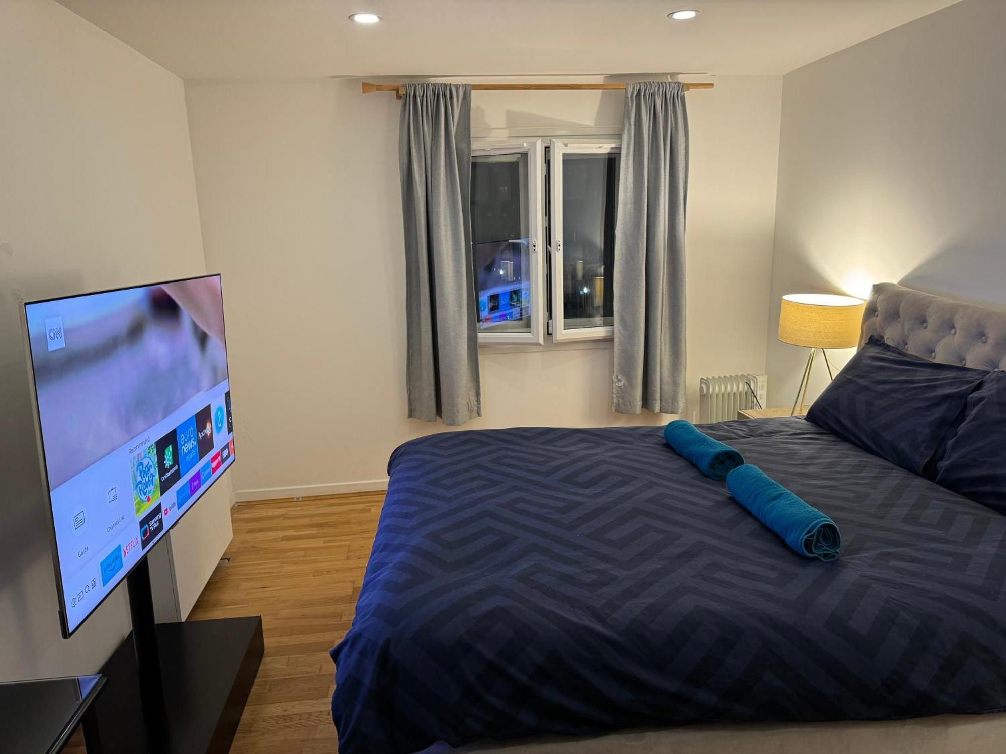 Homestay Specious Double With King Size Bed London