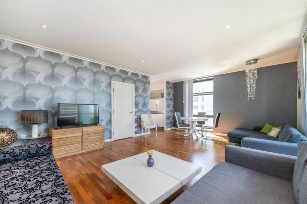 Luxury Penthouse 2 Bedrooms Flat In Canary Wharf Apartment *