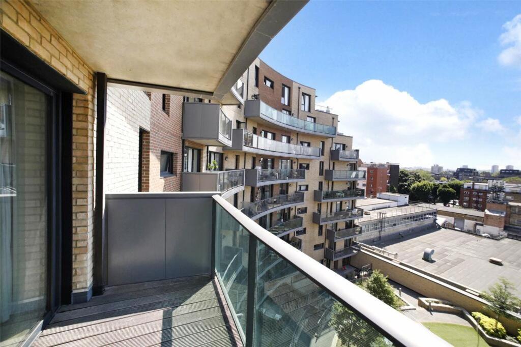 Tower Bridge Apartment *