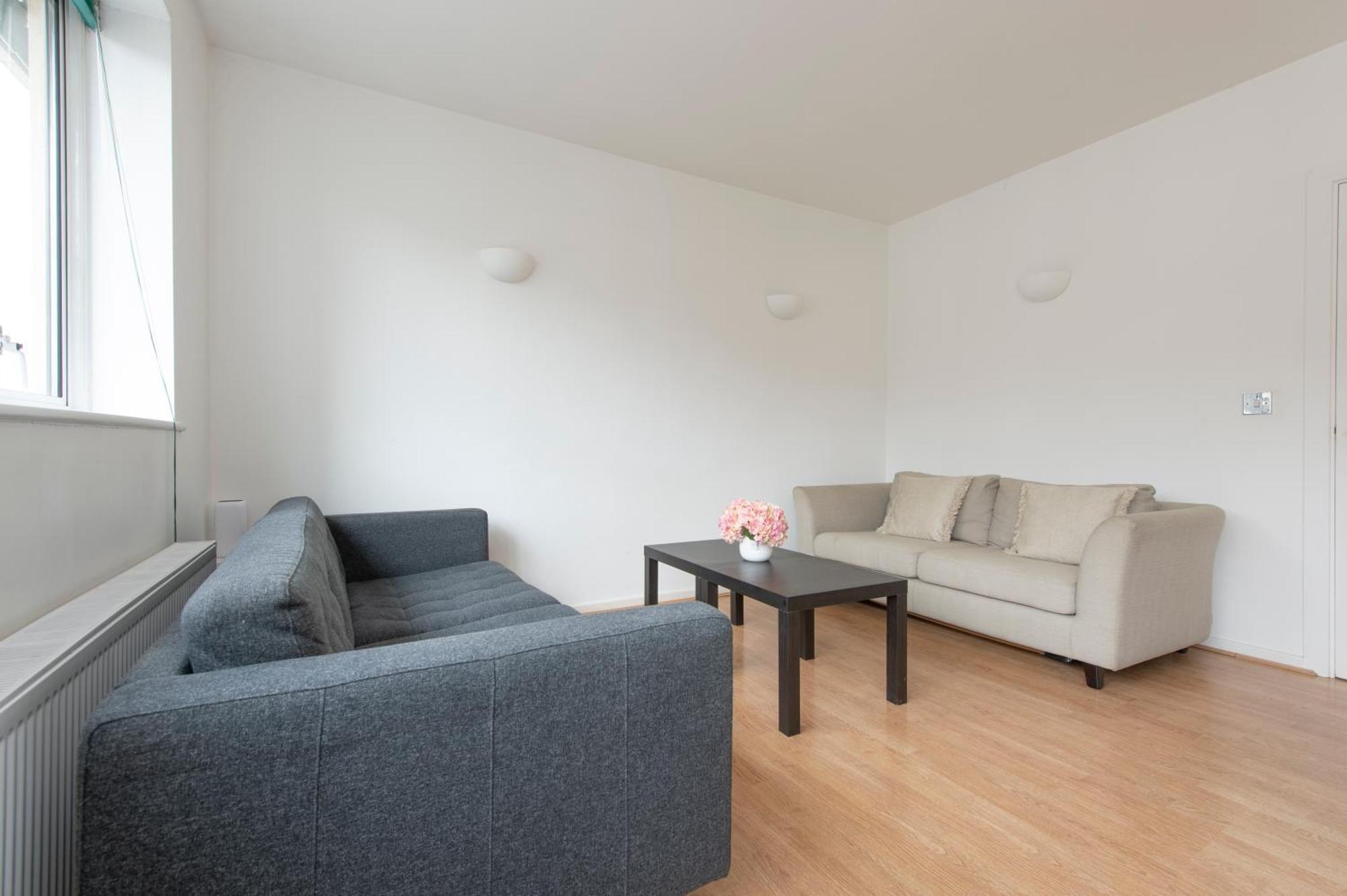 Modern Luxury By Bow Road Station Apartment *
