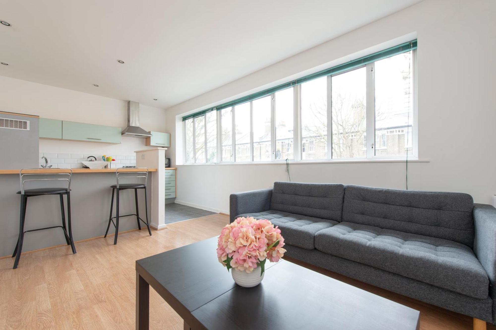 Modern Luxury By Bow Road Station Apartment London