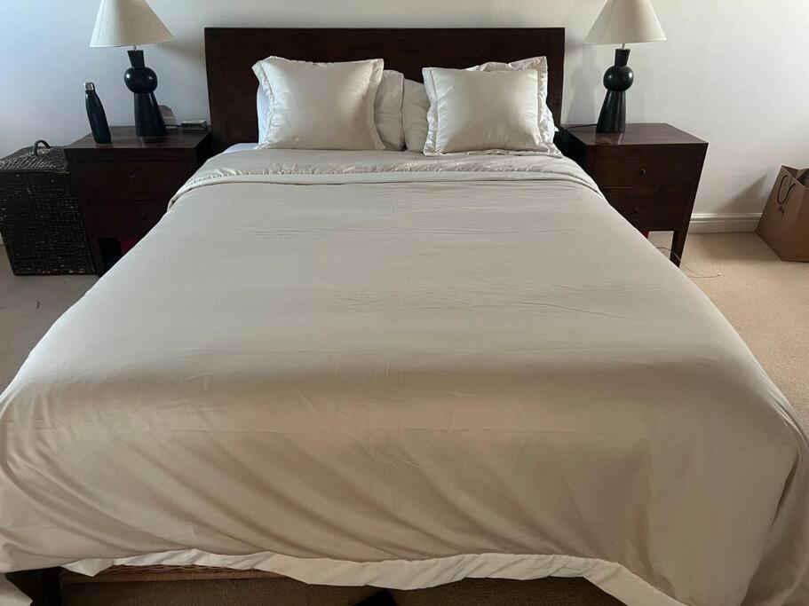 Luxury 4 Bedroom House In Featured On Tv Londen