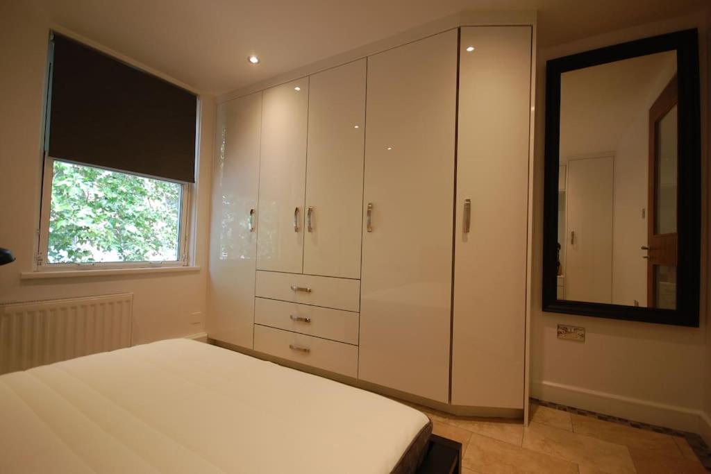 Clifton - Luxury 1 Bed Flat - 1 Min Walk To Tube *