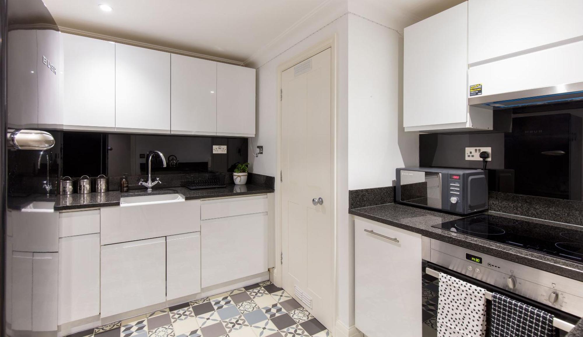 Spacious Quiet 4bedrooms 6beds House With Private Garage 5min Walk To Paddington Station London