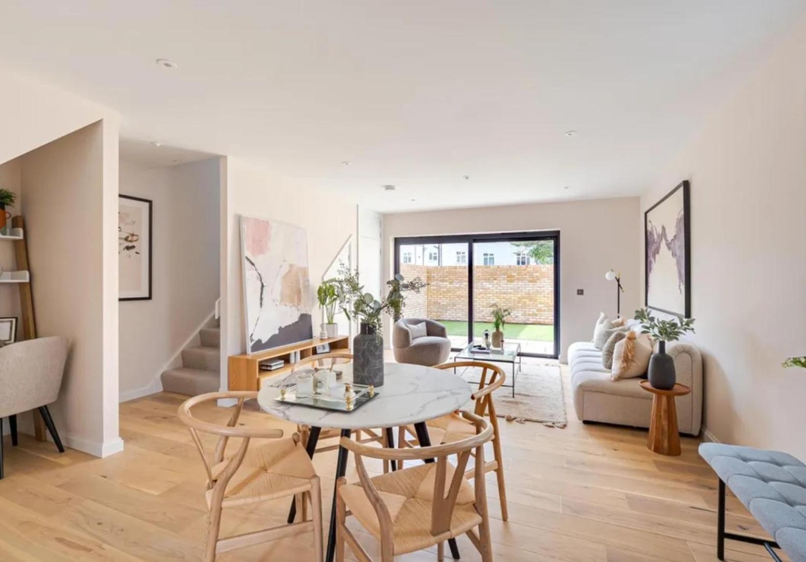 Apartment Kings Mews Elegance: City Sparrow's Premier 2-bedroom Residences London