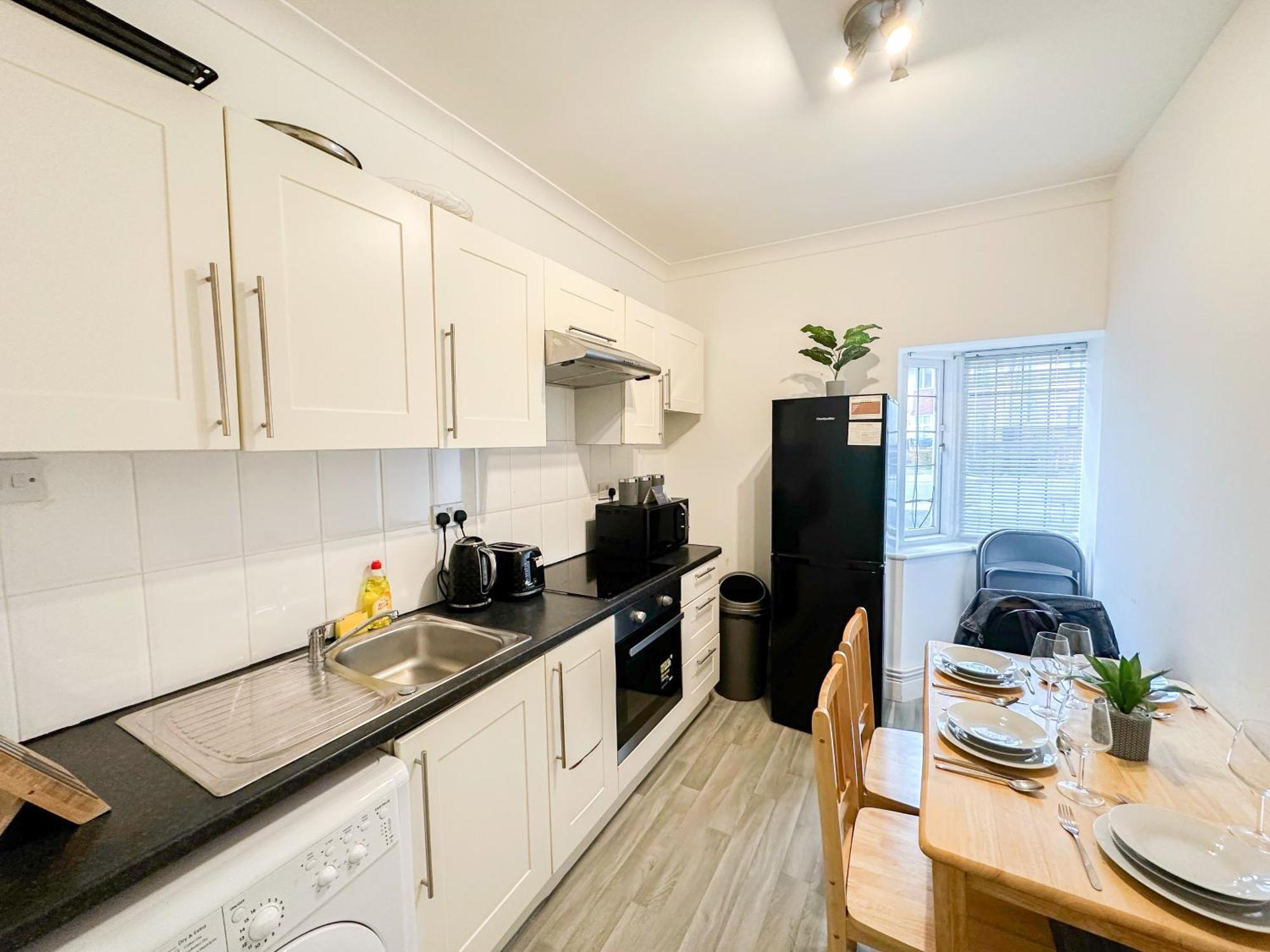 Cosy Near Hampstead Heath With Free On-site Parking & Private Gardens, Golders Green * Londres