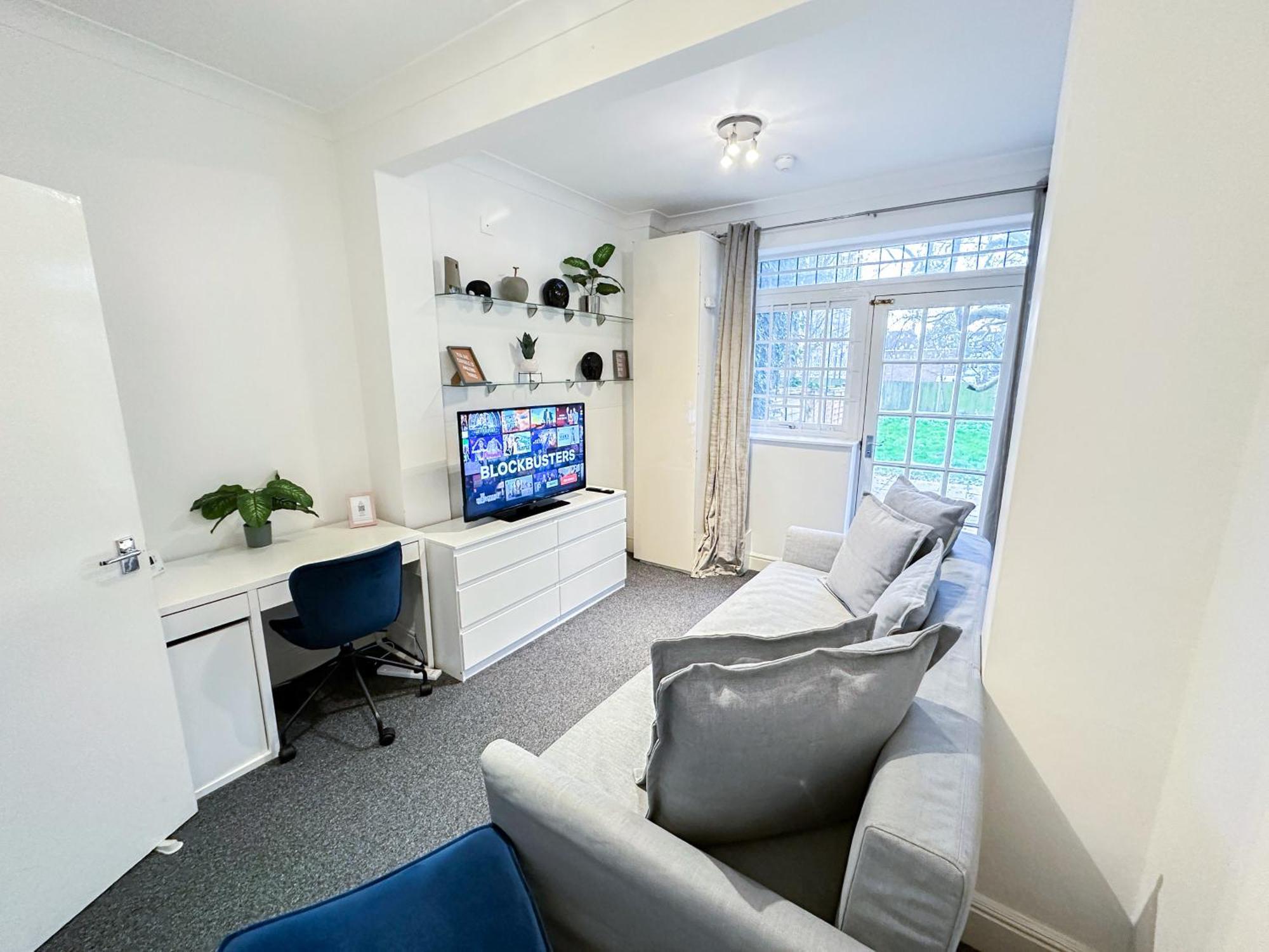 Apartamento Cosy Near Hampstead Heath With Free On-site Parking & Private Gardens, Golders Green