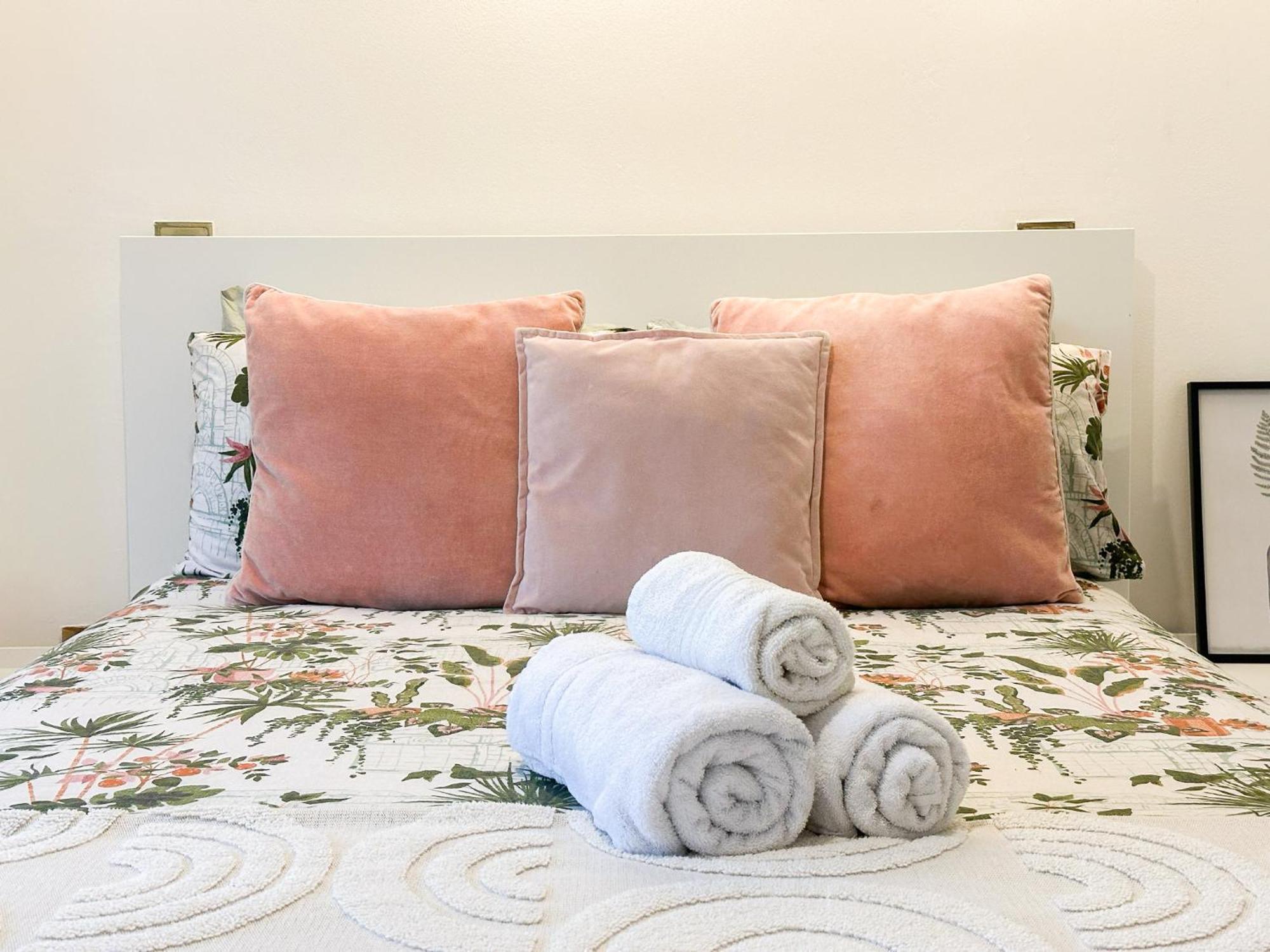 Cosy Near Hampstead Heath With Free On-site Parking & Private Gardens, Golders Green Apartamento