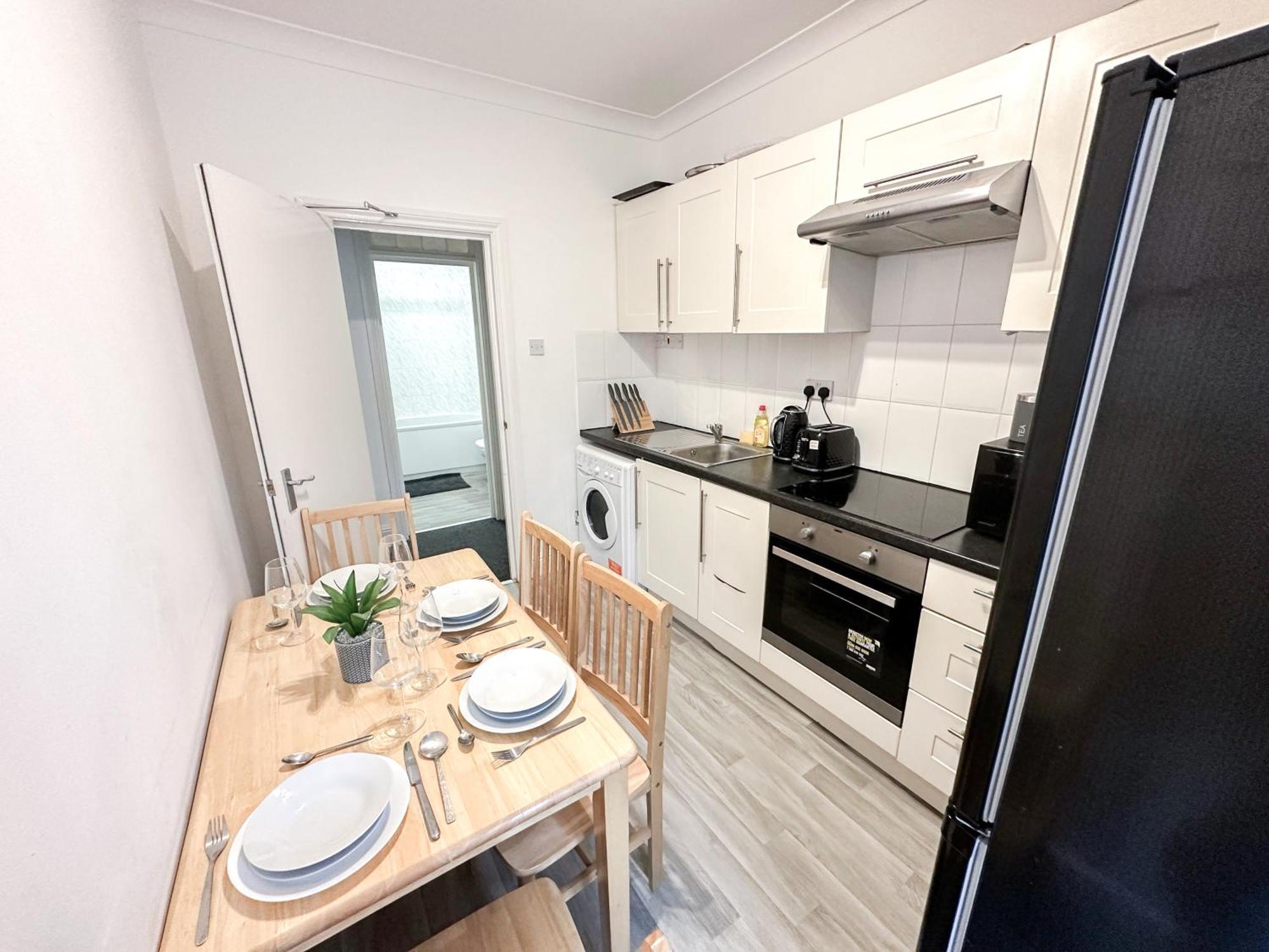 Apartamento Cosy Near Hampstead Heath With Free On-site Parking & Private Gardens, Golders Green *