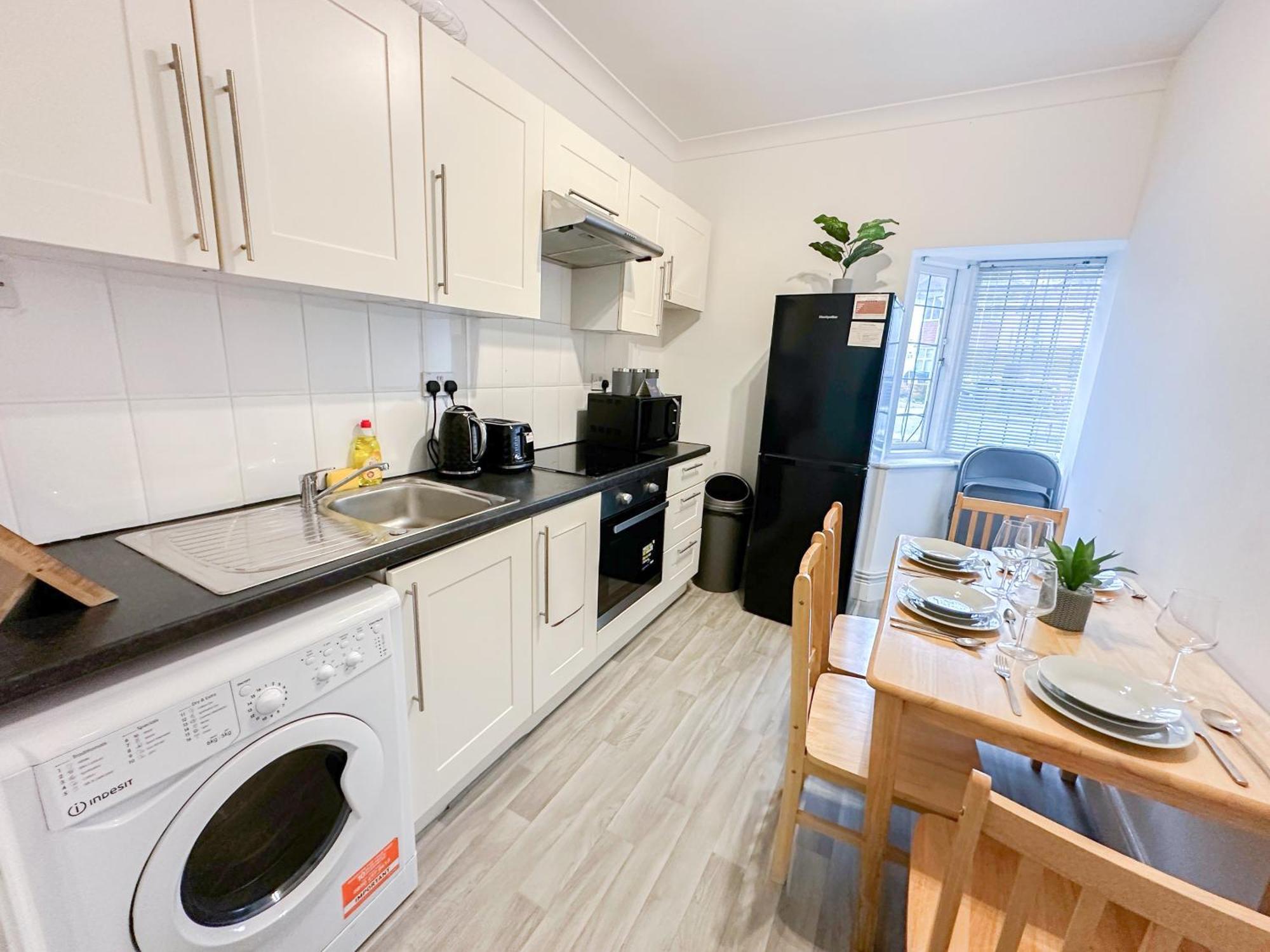 Cosy Near Hampstead Heath With Free On-site Parking & Private Gardens, Golders Green * Londres