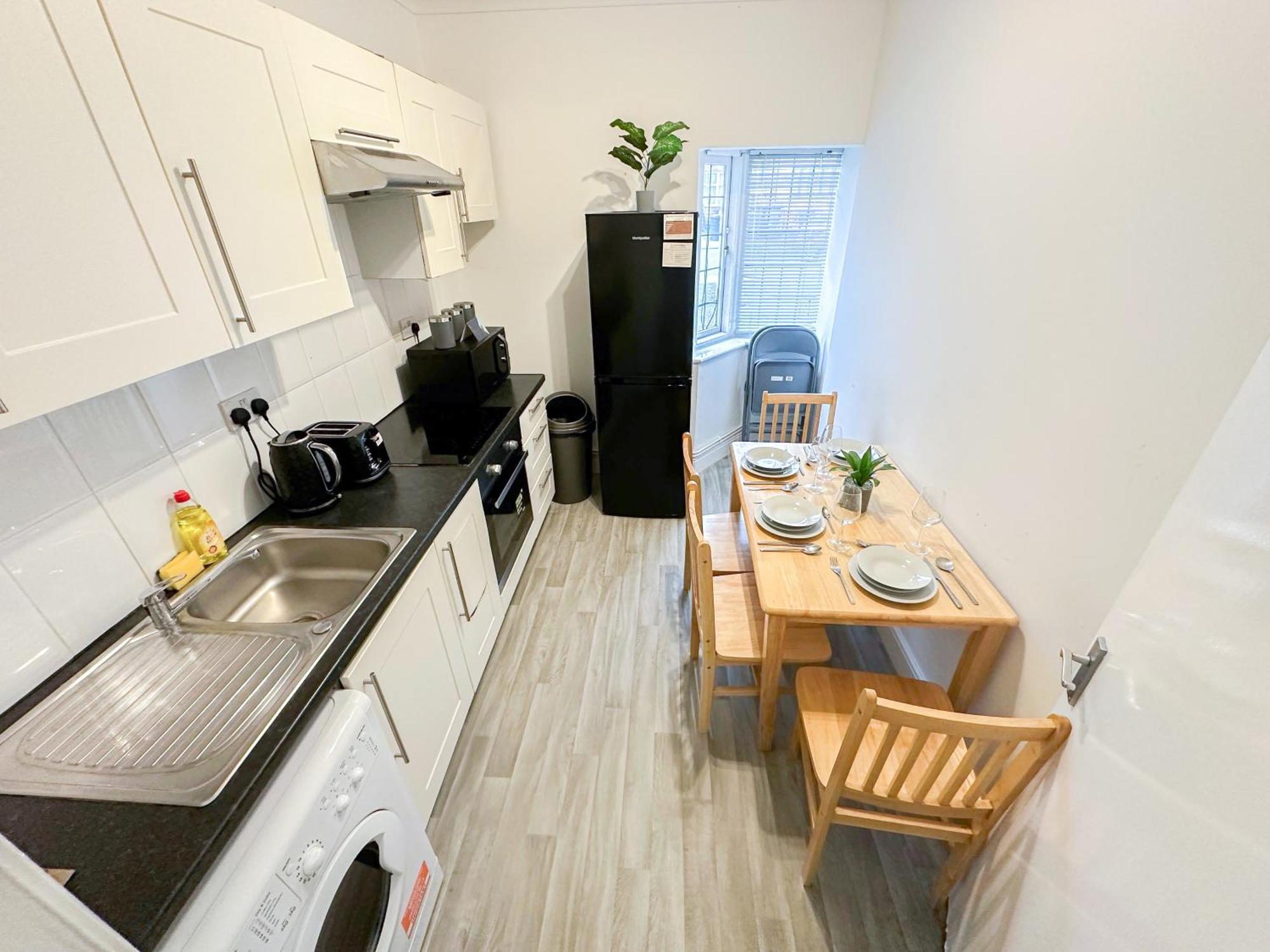 Cosy Near Hampstead Heath With Free On-site Parking & Private Gardens, Golders Green Apartamento Londres