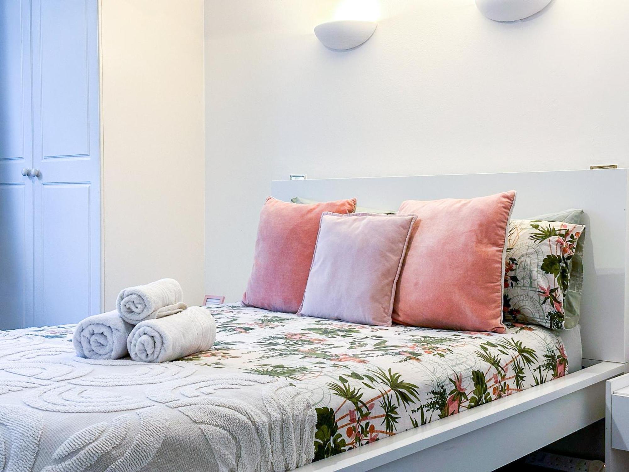 Apartment Cosy Near Hampstead Heath With Free On-site Parking & Private Gardens, Golders Green *