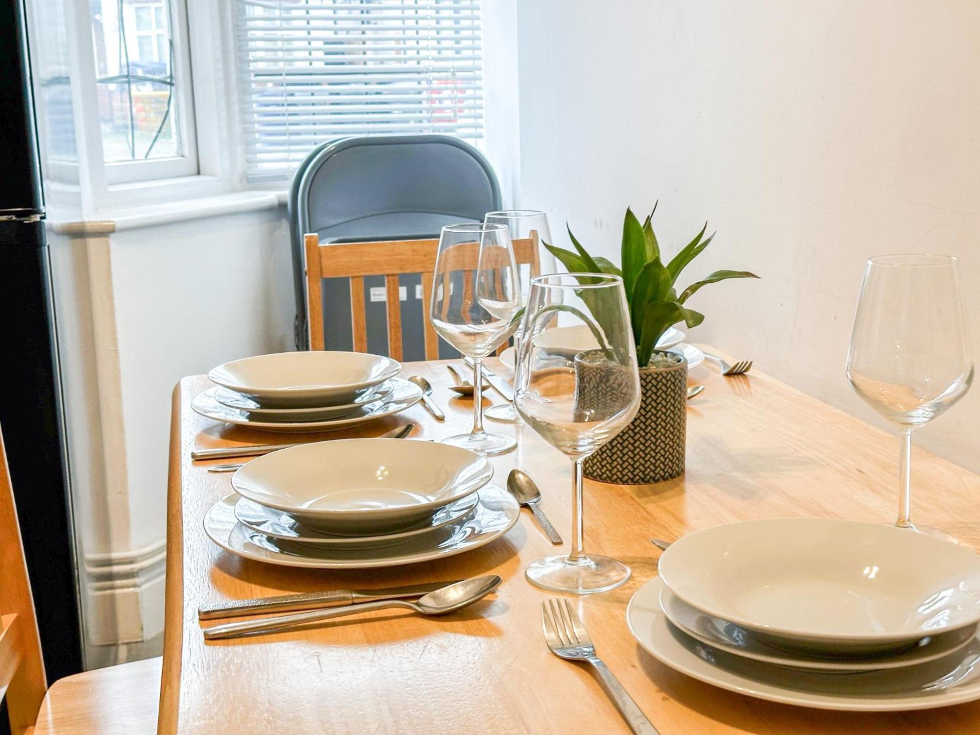 Cosy Near Hampstead Heath With Free On-site Parking & Private Gardens, Golders Green Apartamento *