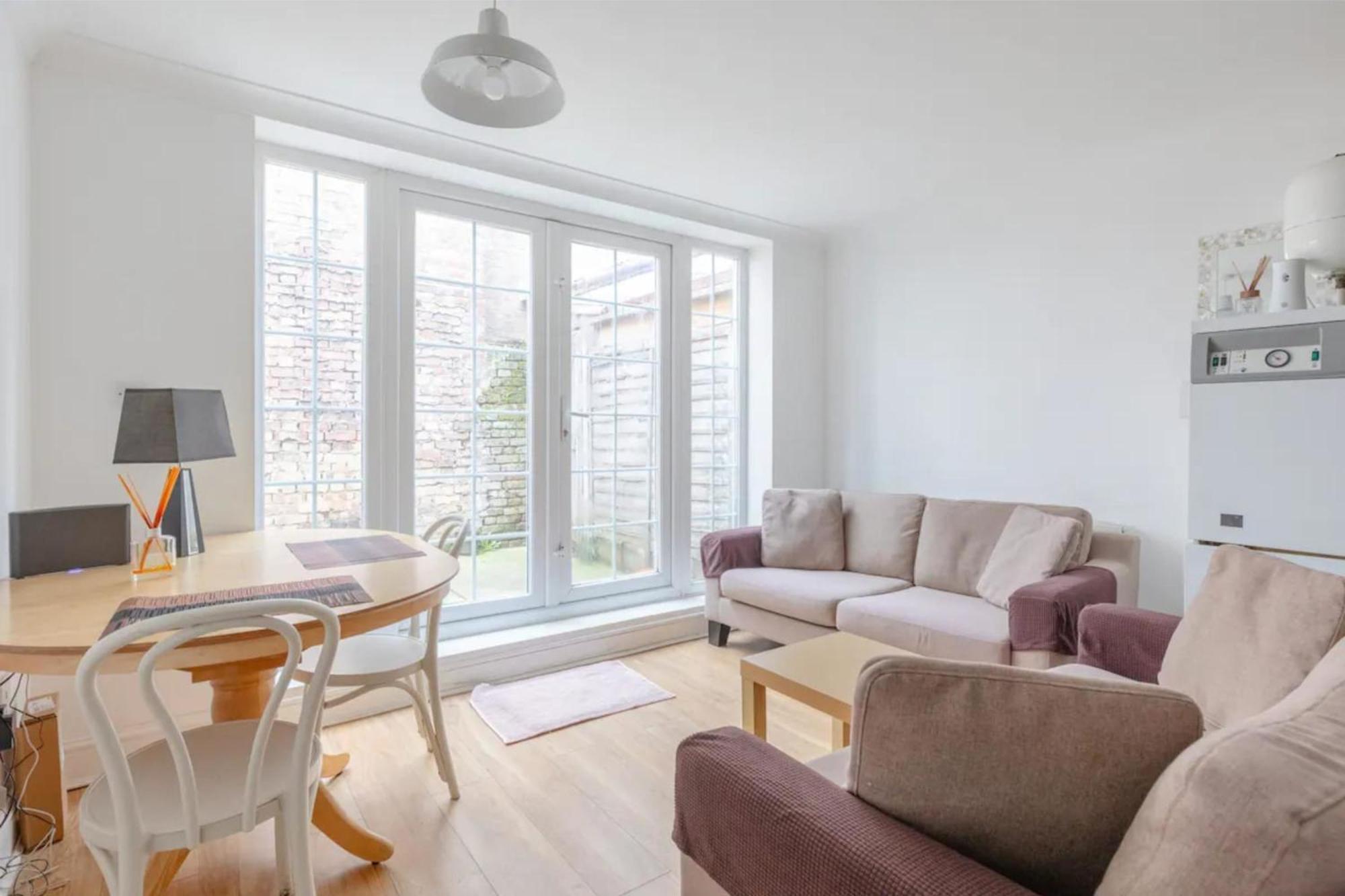 Apartment Wprivate Patio Heart Of Brixton London! *