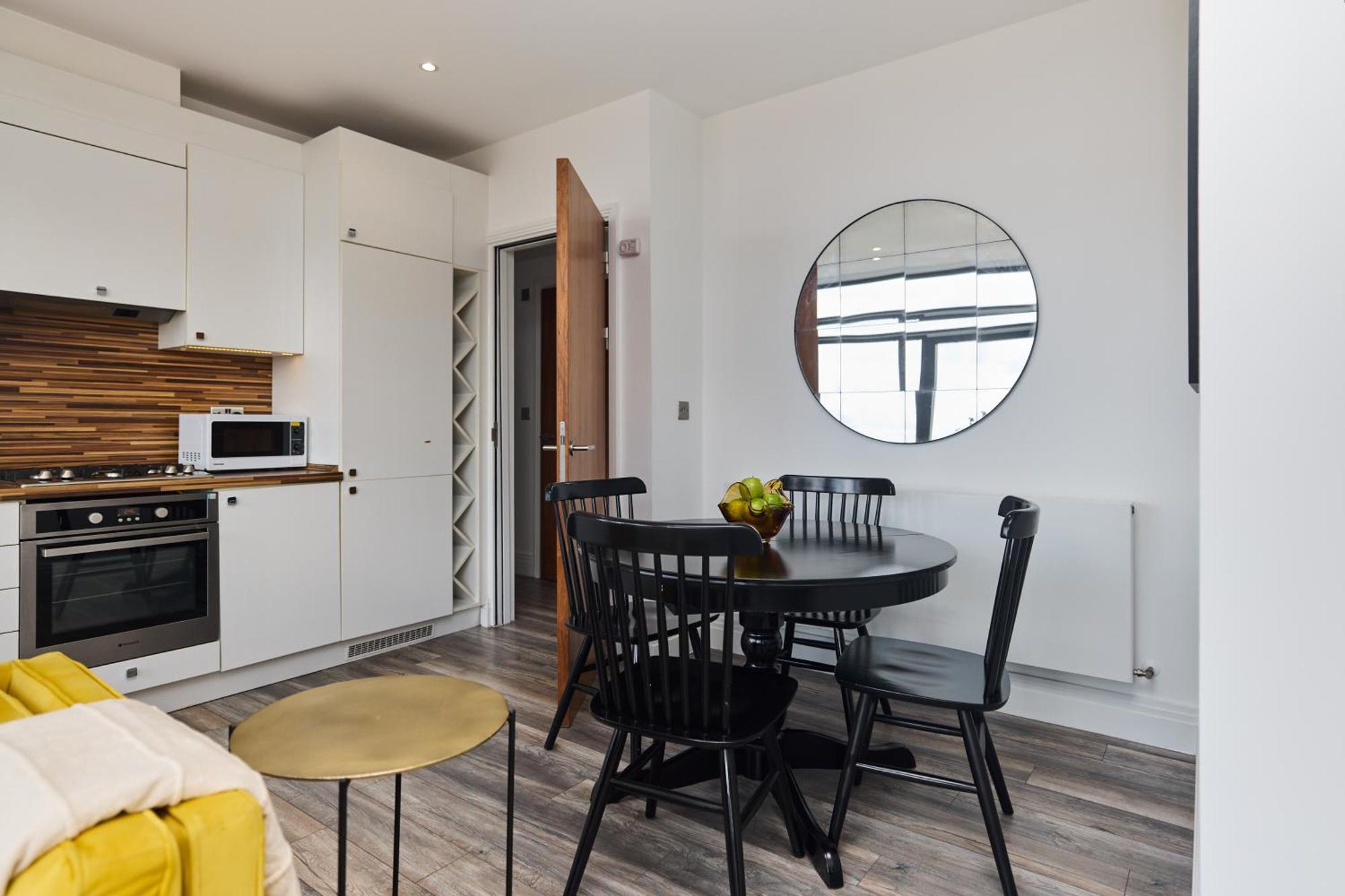 The Harlesden Classic - Lovely 2bdr Flat With Balcony Apartment