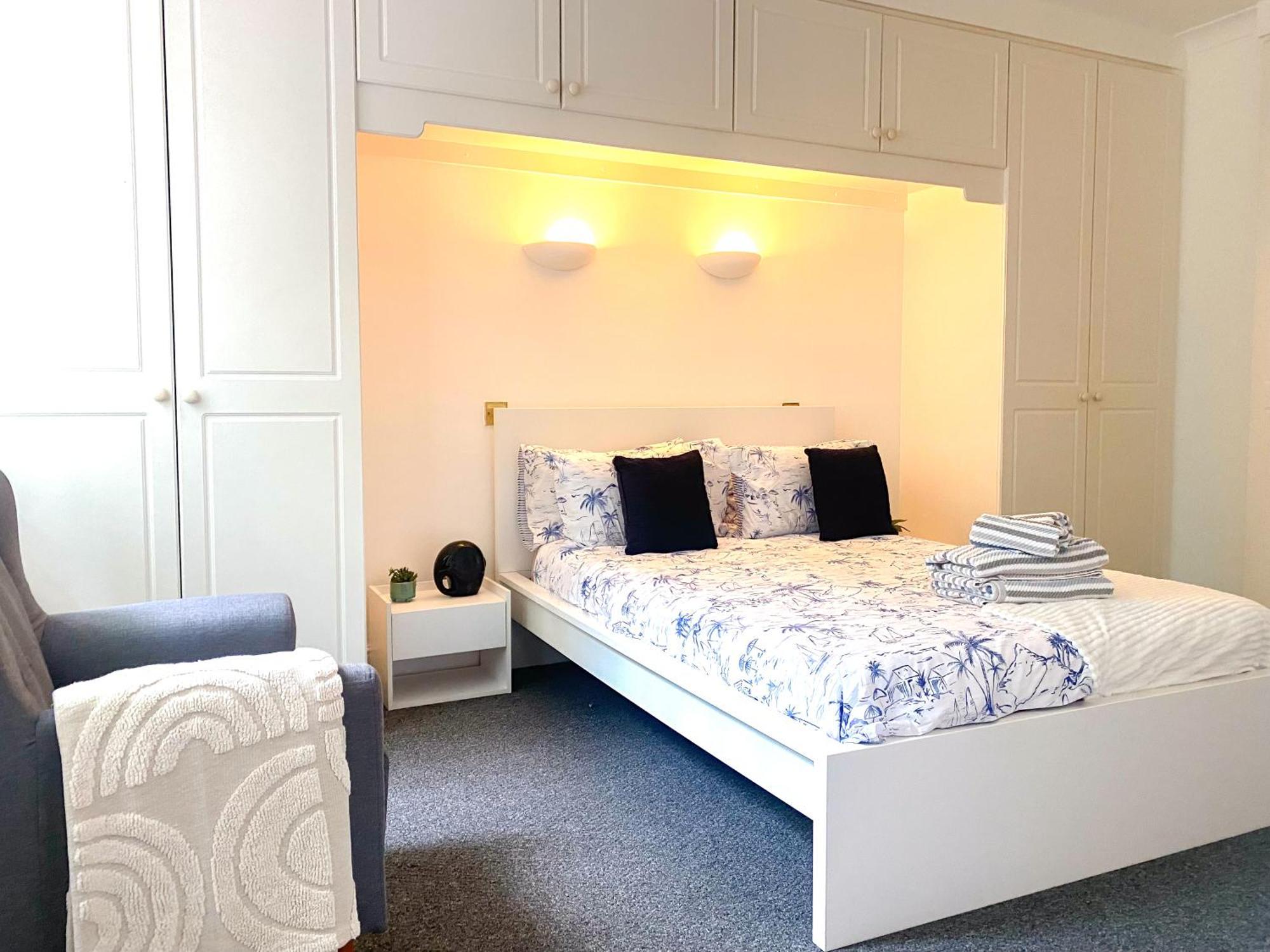 Apartment Cosy Near Hampstead Heath With Free On-site Parking & Private Gardens, Golders Green *