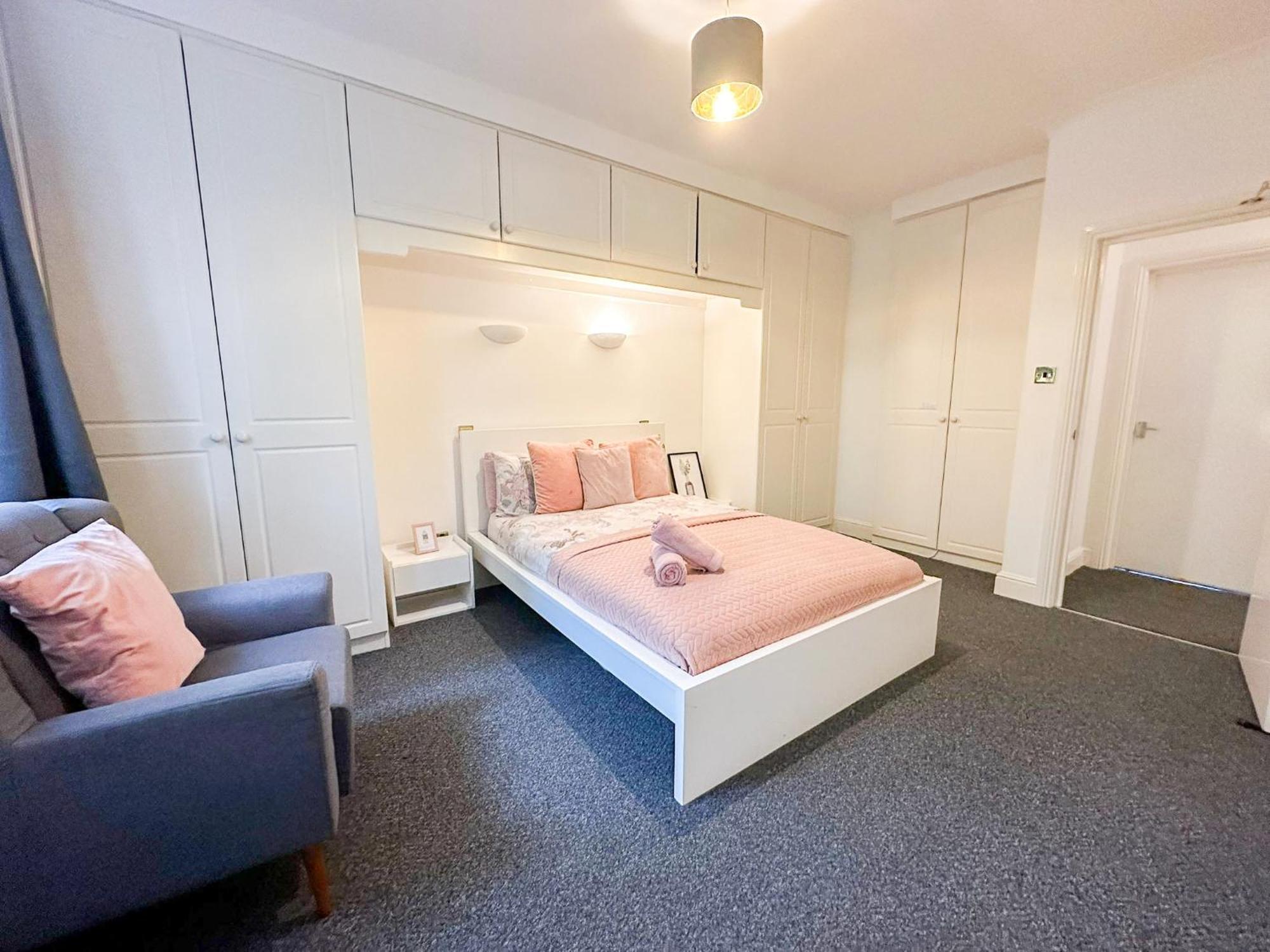 Cosy Near Hampstead Heath With Free On-site Parking & Private Gardens, Golders Green Apartamento *