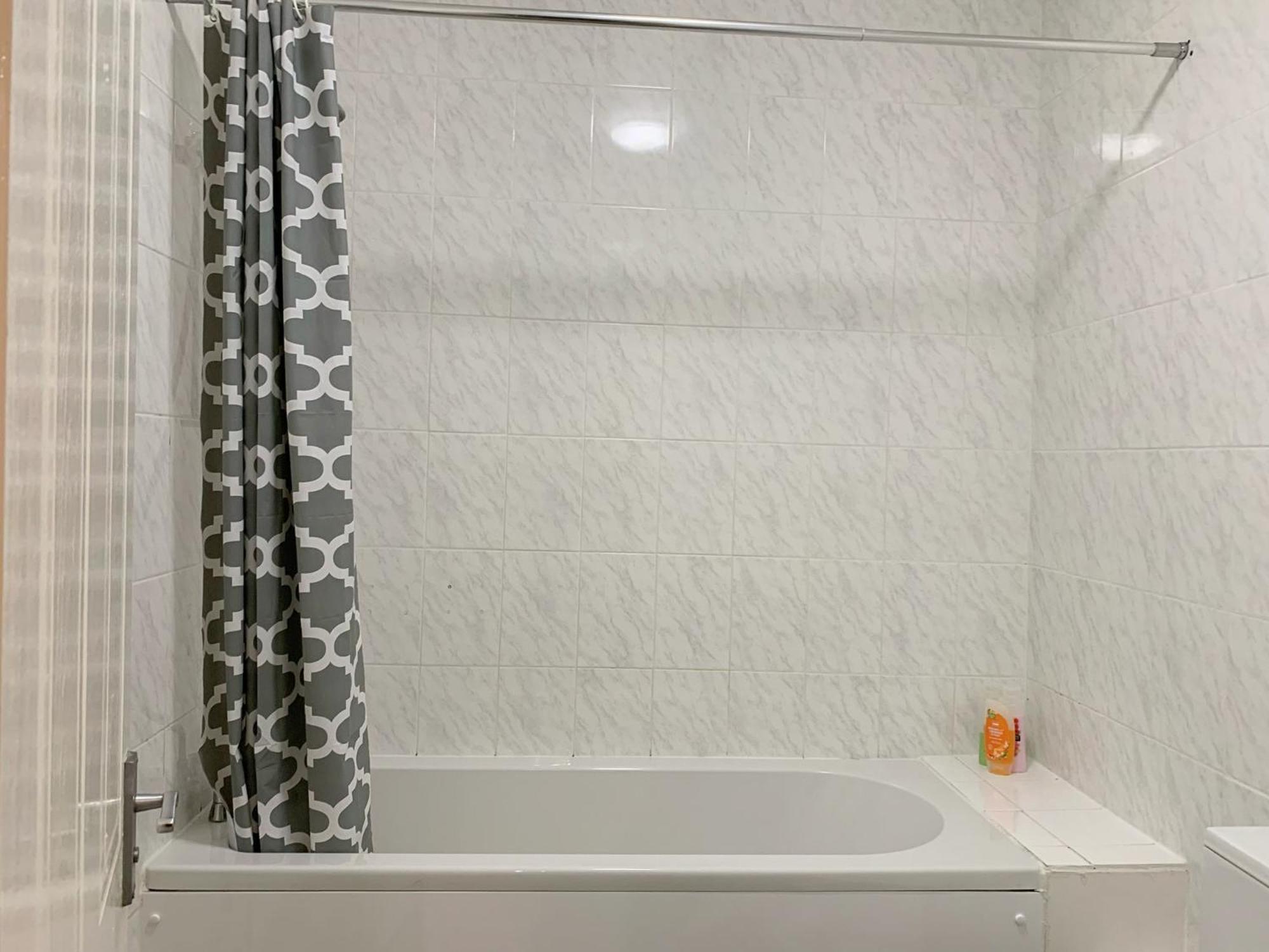 Apartamento Cosy Near Hampstead Heath With Free On-site Parking & Private Gardens, Golders Green