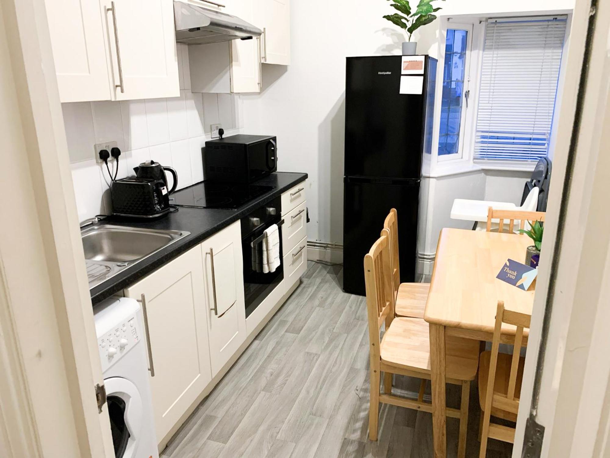 Apartamento Cosy Near Hampstead Heath With Free On-site Parking & Private Gardens, Golders Green *