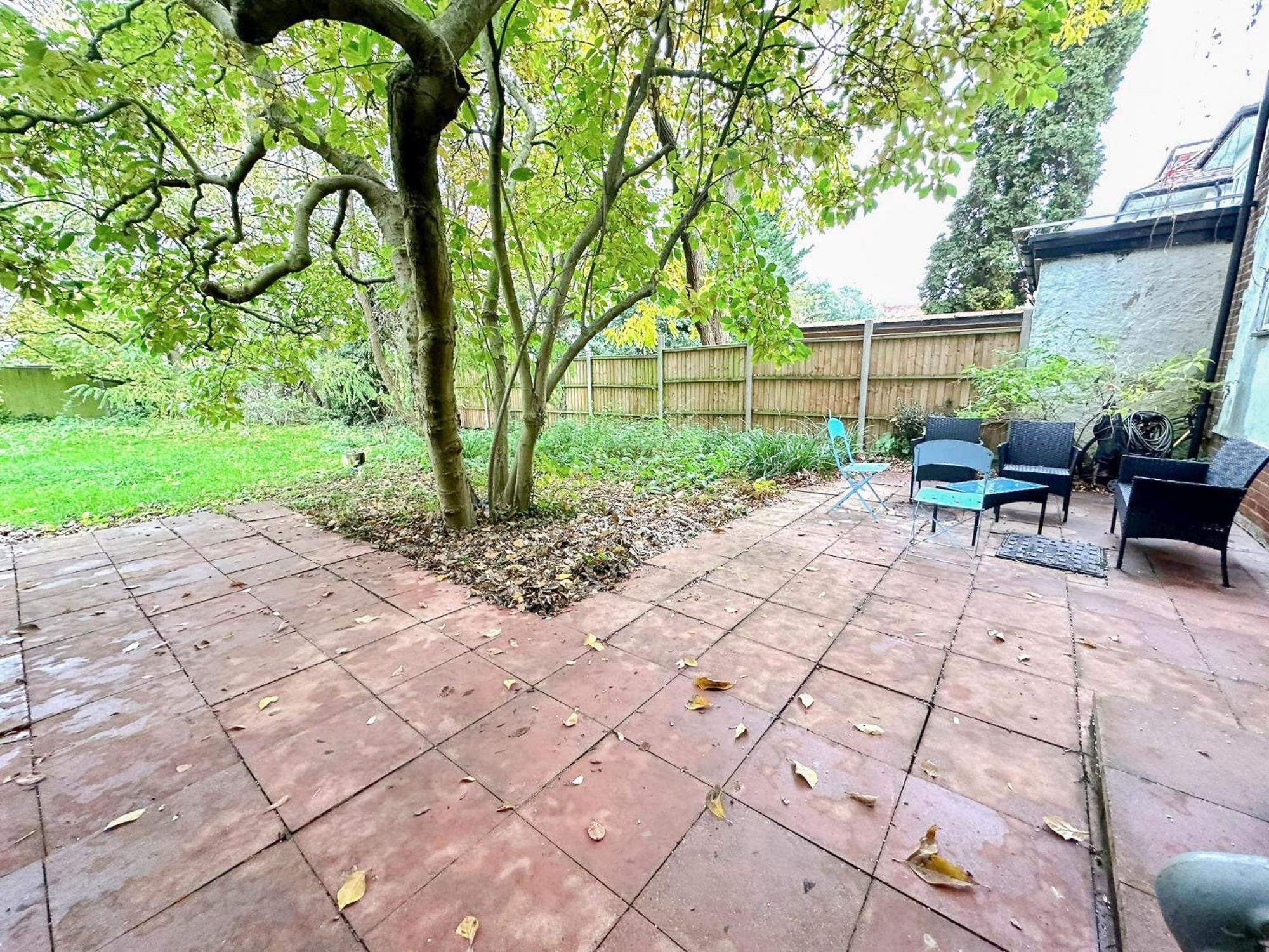 Apartamento Cosy Near Hampstead Heath With Free On-site Parking & Private Gardens, Golders Green Londres