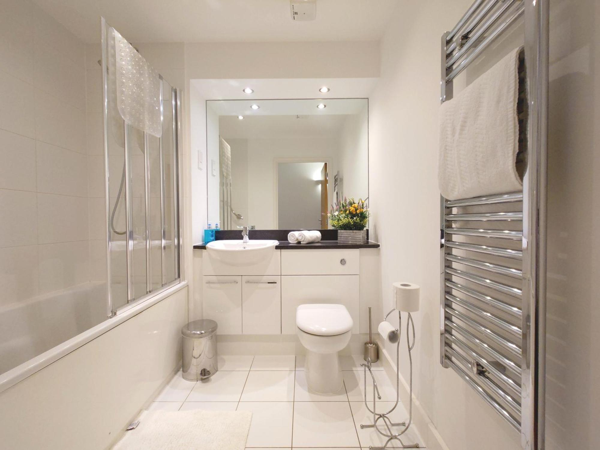 Excel - Three Bed Serviced Londen