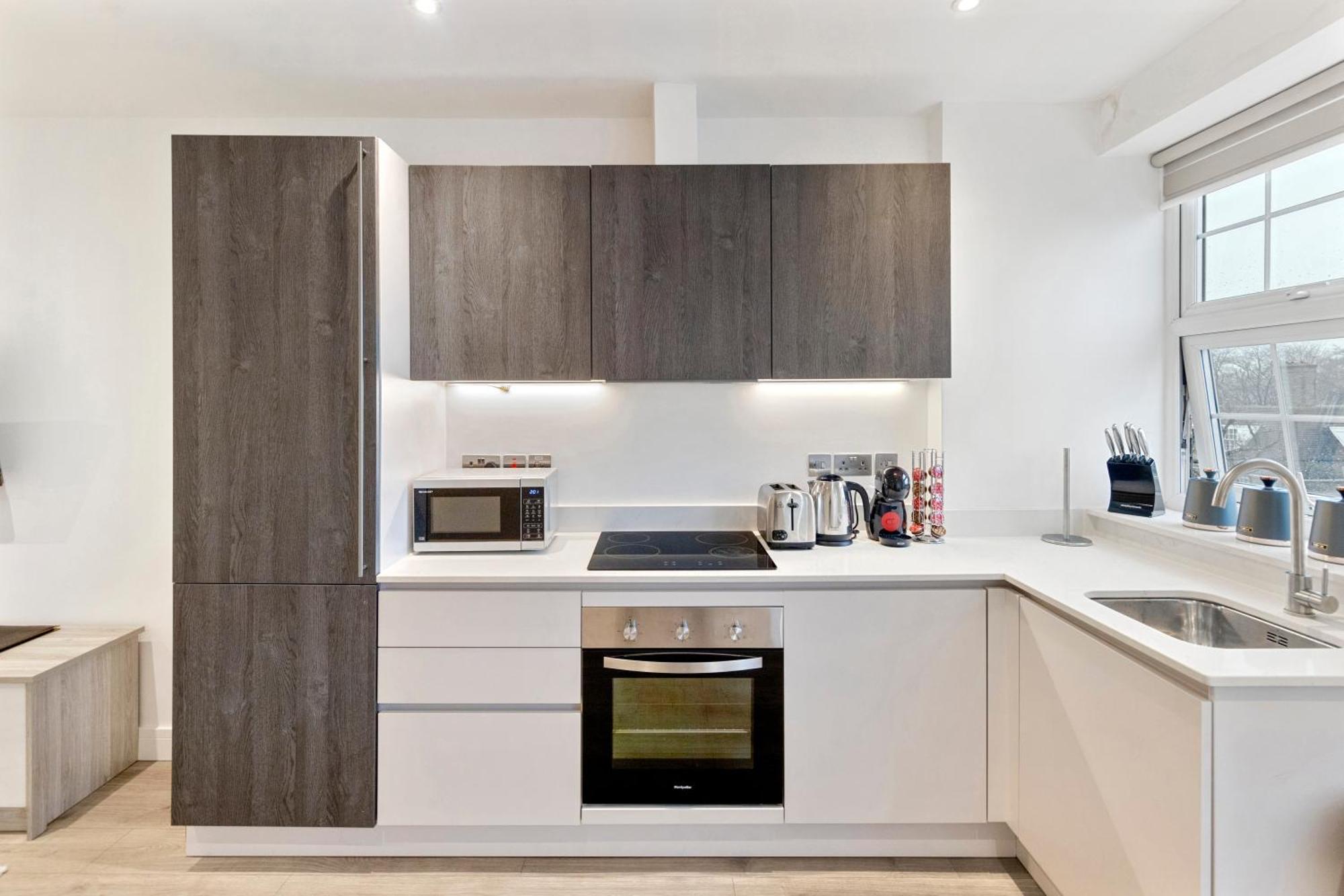 Apartment Bright And Spacious - Excellent Location *