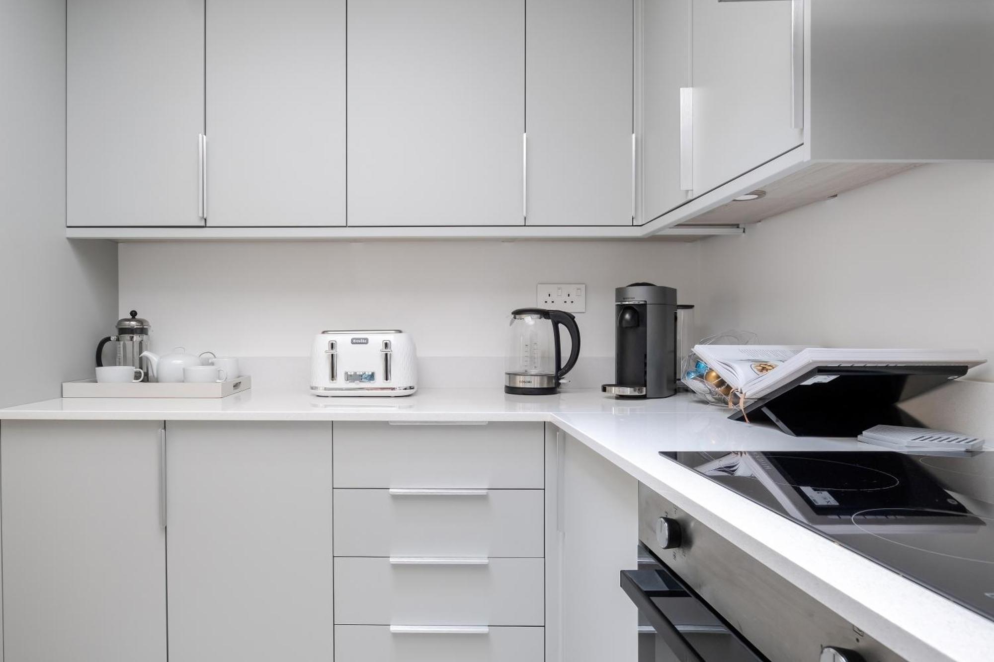 Luxury Mayfair Townhouse With Ac 3br 3ba Holiday home