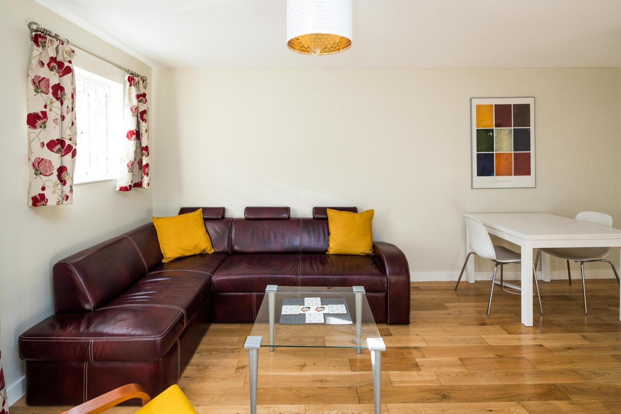 Fantastic In Canary Wharf - 2 Bedrooms Holiday home *