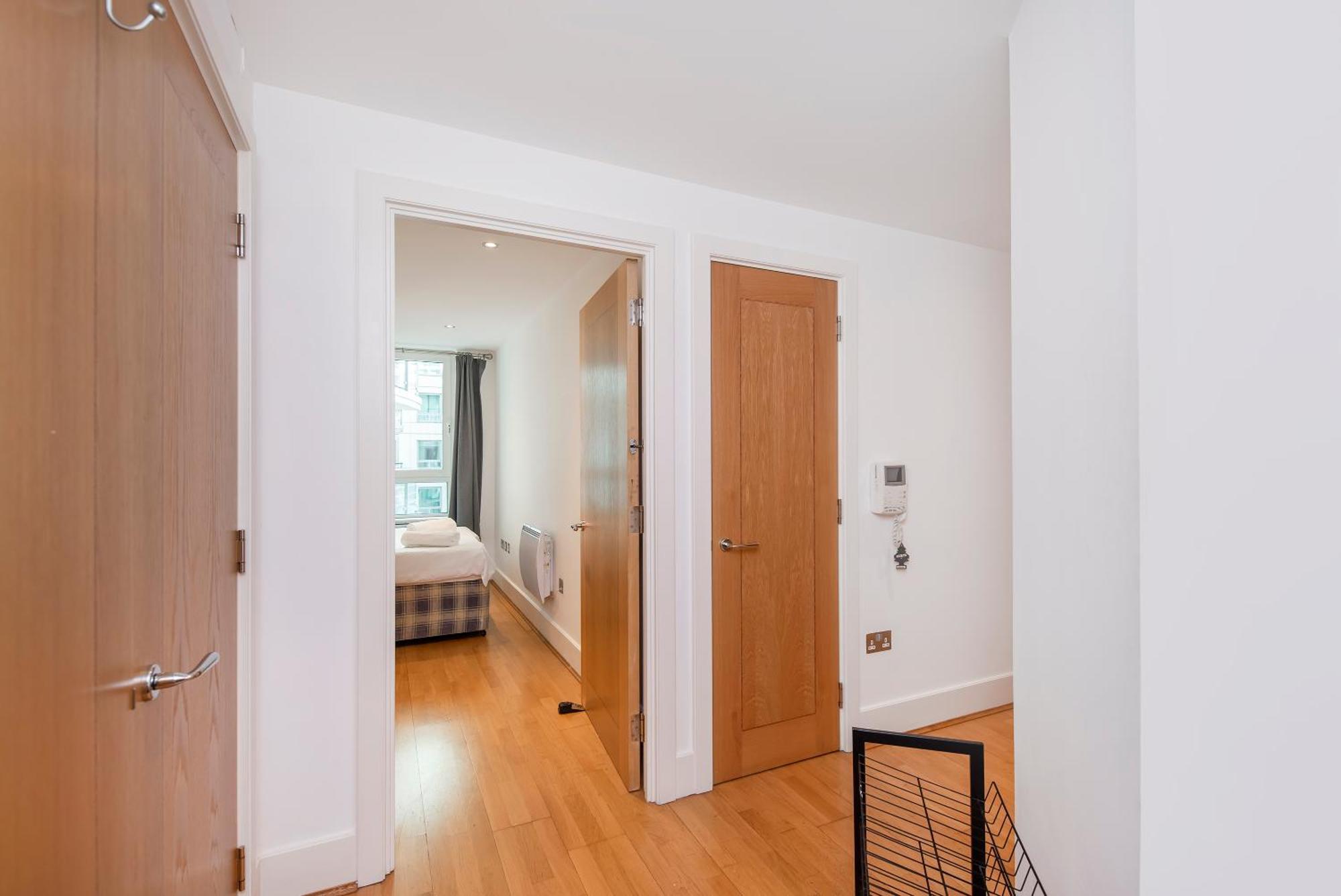 Compact 2 Bed Good Transport Links Londen