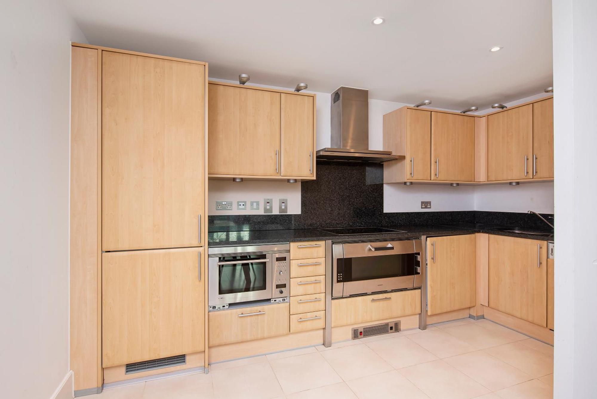 Appartement Compact 2 Bed Good Transport Links Londen