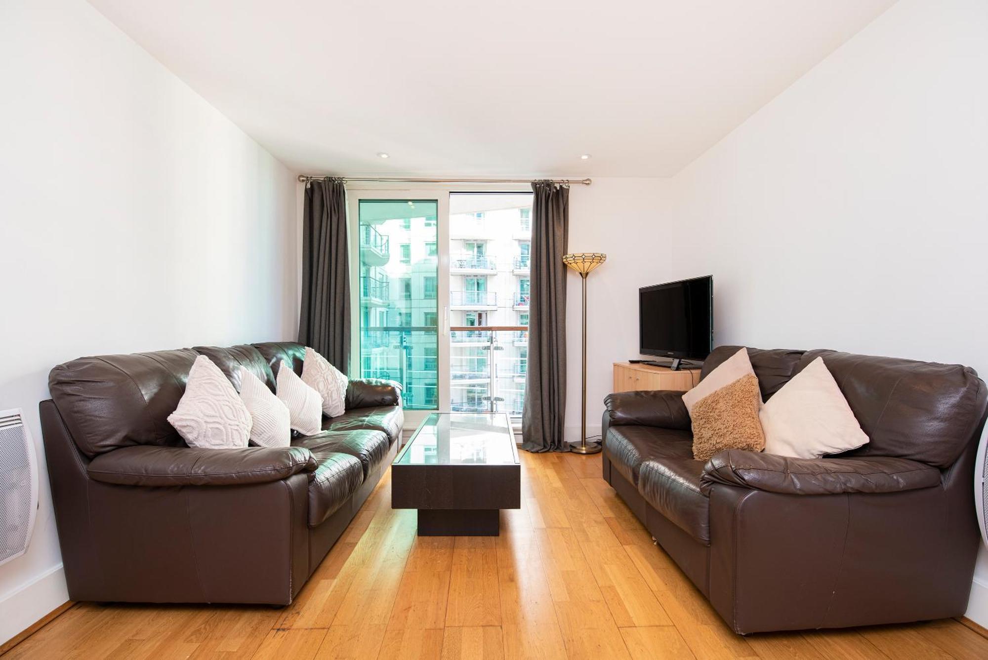 Appartement Compact 2 Bed Good Transport Links Londen