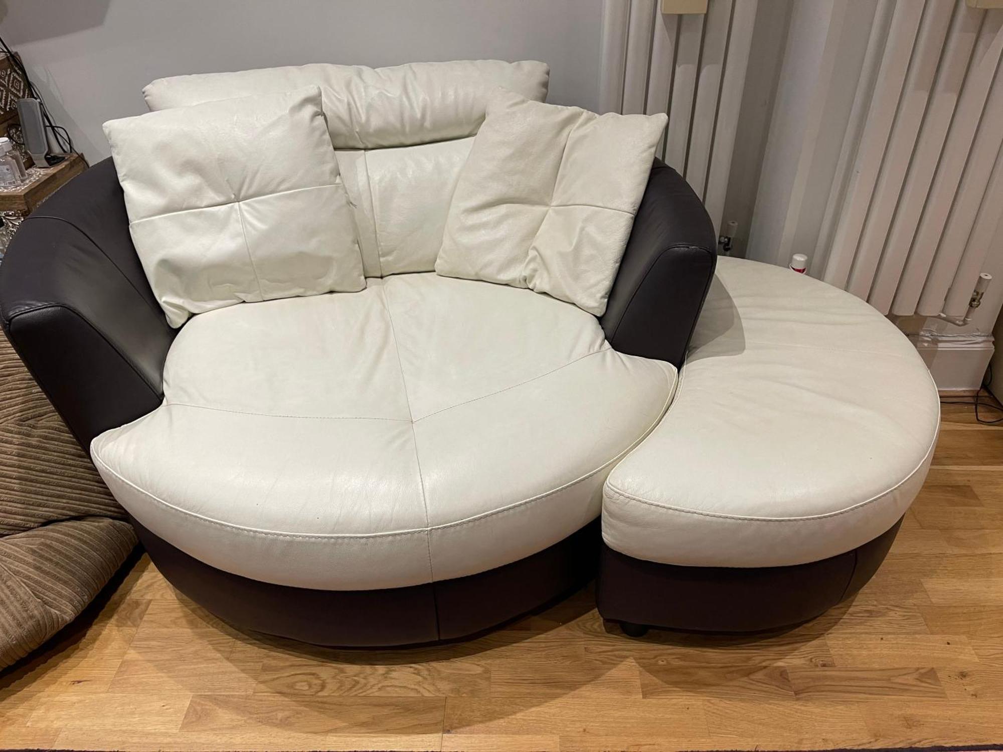 Luxe Quartet: Spacious 4-bed Retreat Near Elizabeth Line Villa London