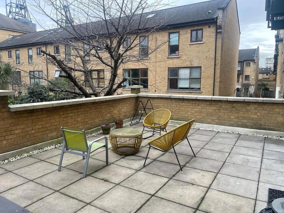 Flat In - Close To Excel Apartment London