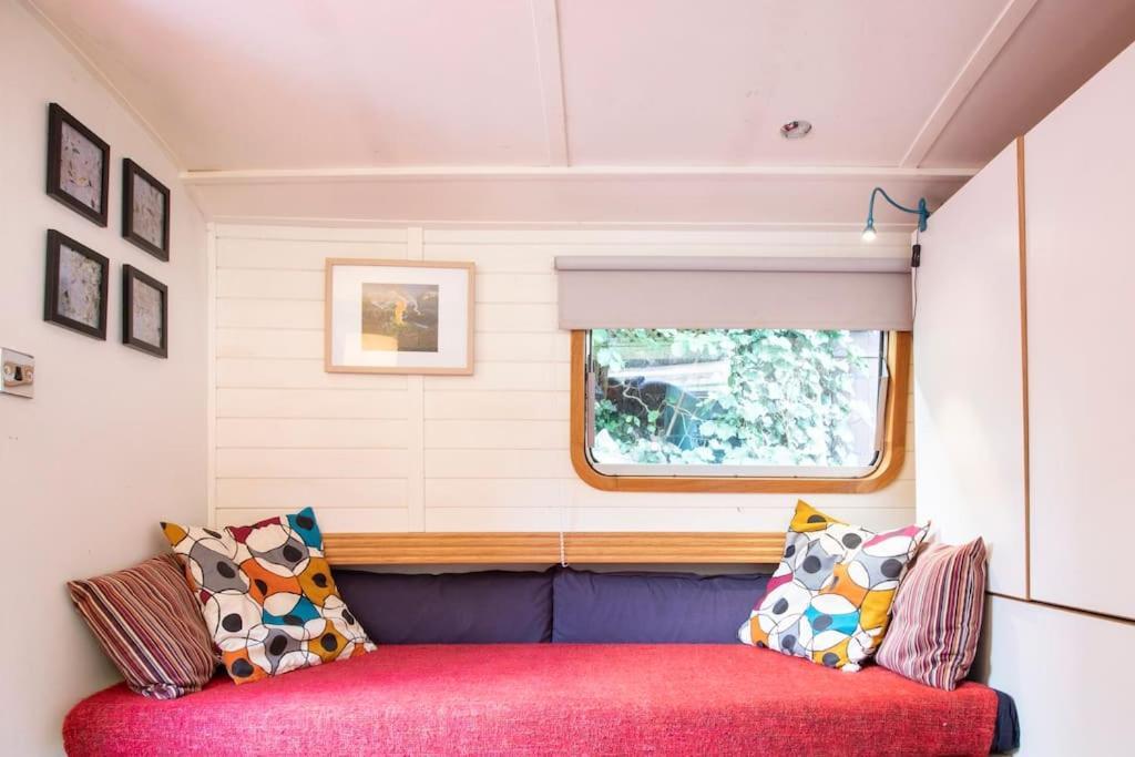 Slash Arts Houseboat On Secluded Mooring In Botel