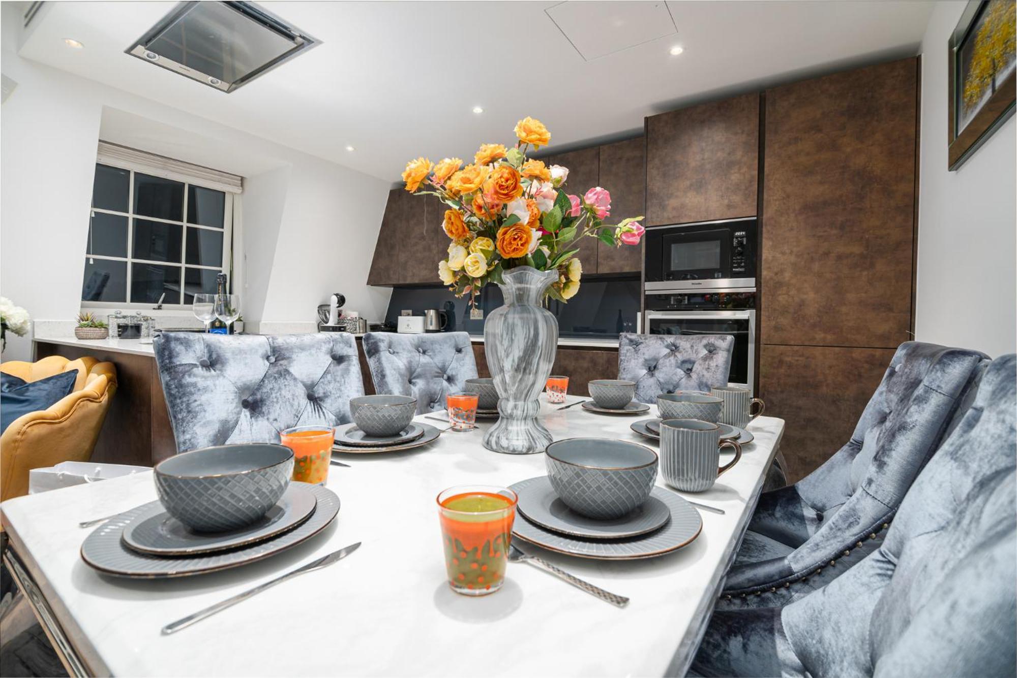 Spectacular 2-bedroom Penthouse In Marble Arch 75 Appartement *