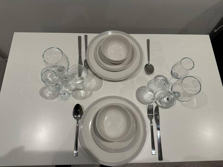 Apartment Spacious En-suite Private Bath And Kitchen Studio Flat Canary Wharf No 3