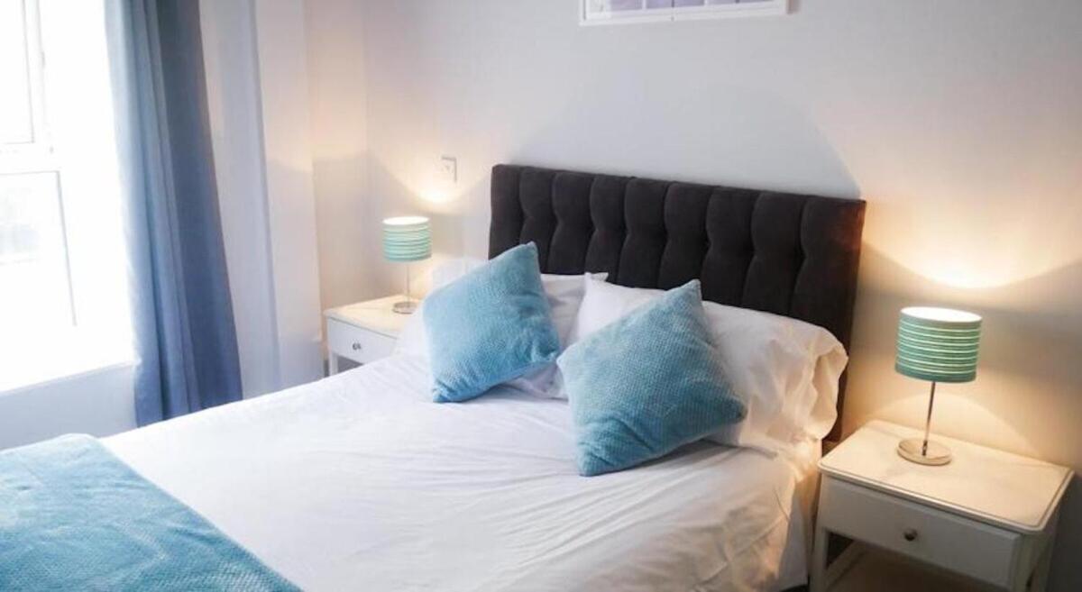 Wood Budget - Next To Mall & Metro Station - 10 Min To Center Holiday home