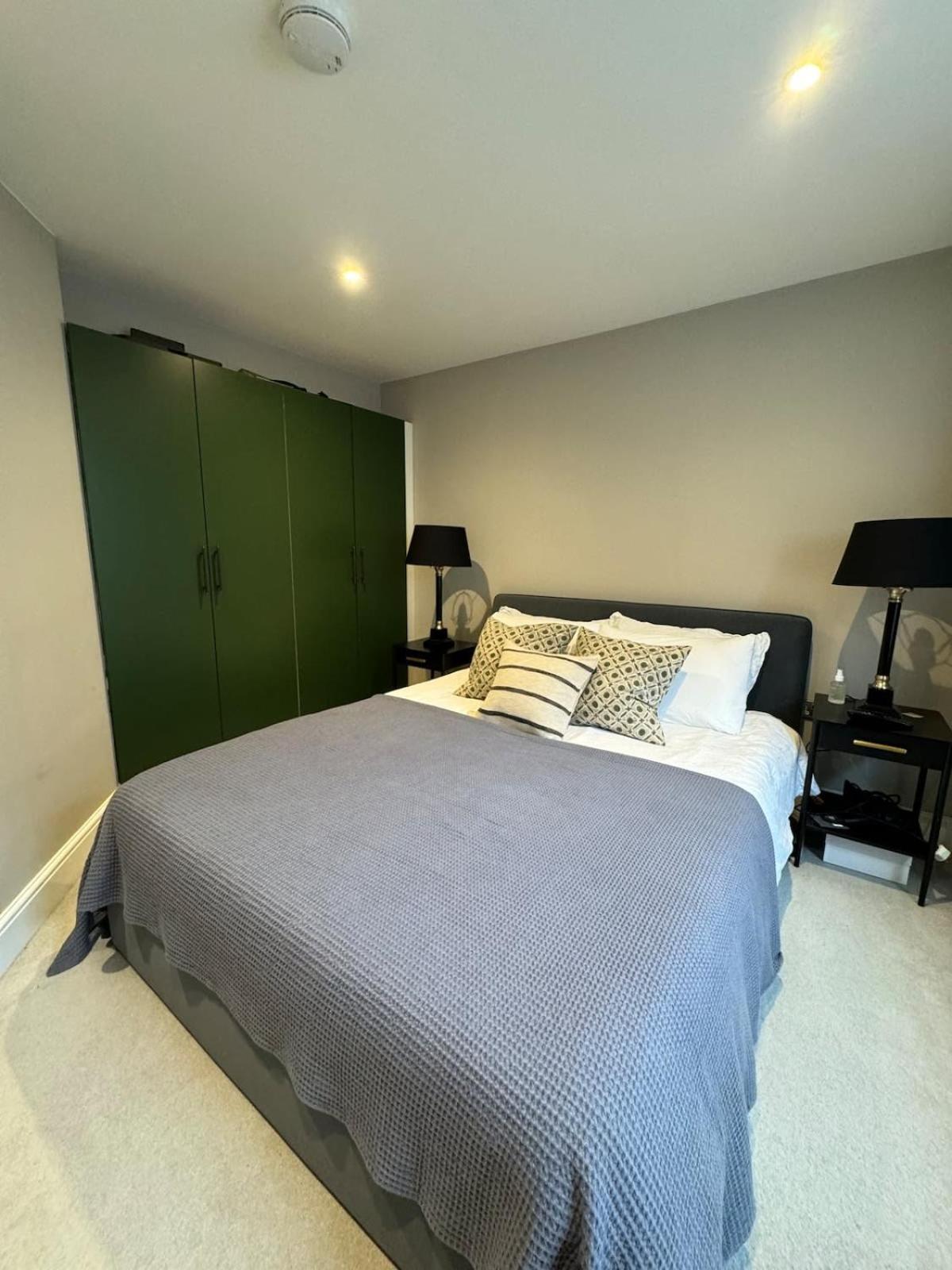 Elegant 1bd Hidden Gem Wprivate Patio Fulham! London