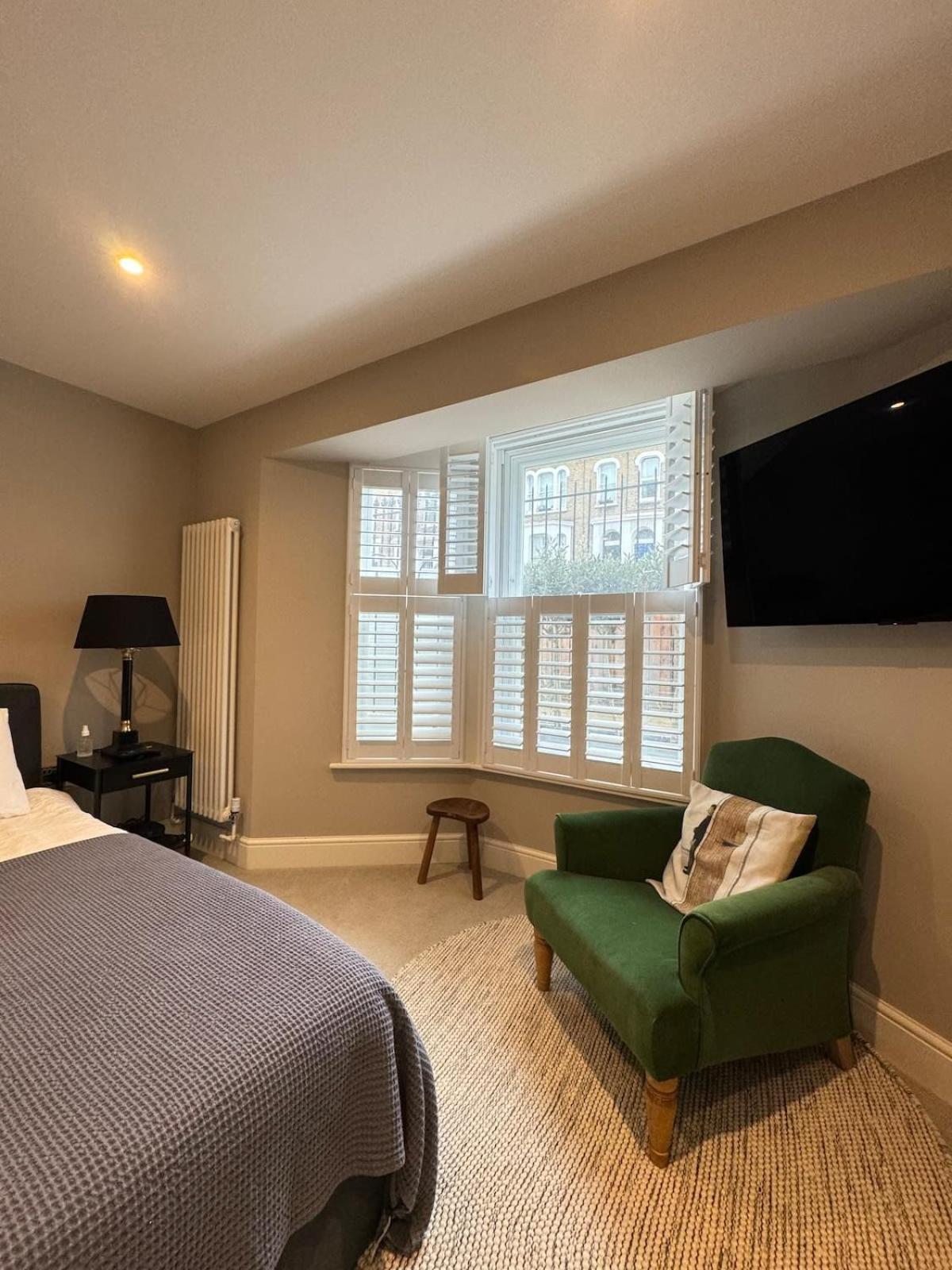 Elegant 1bd Hidden Gem Wprivate Patio Fulham! Apartment