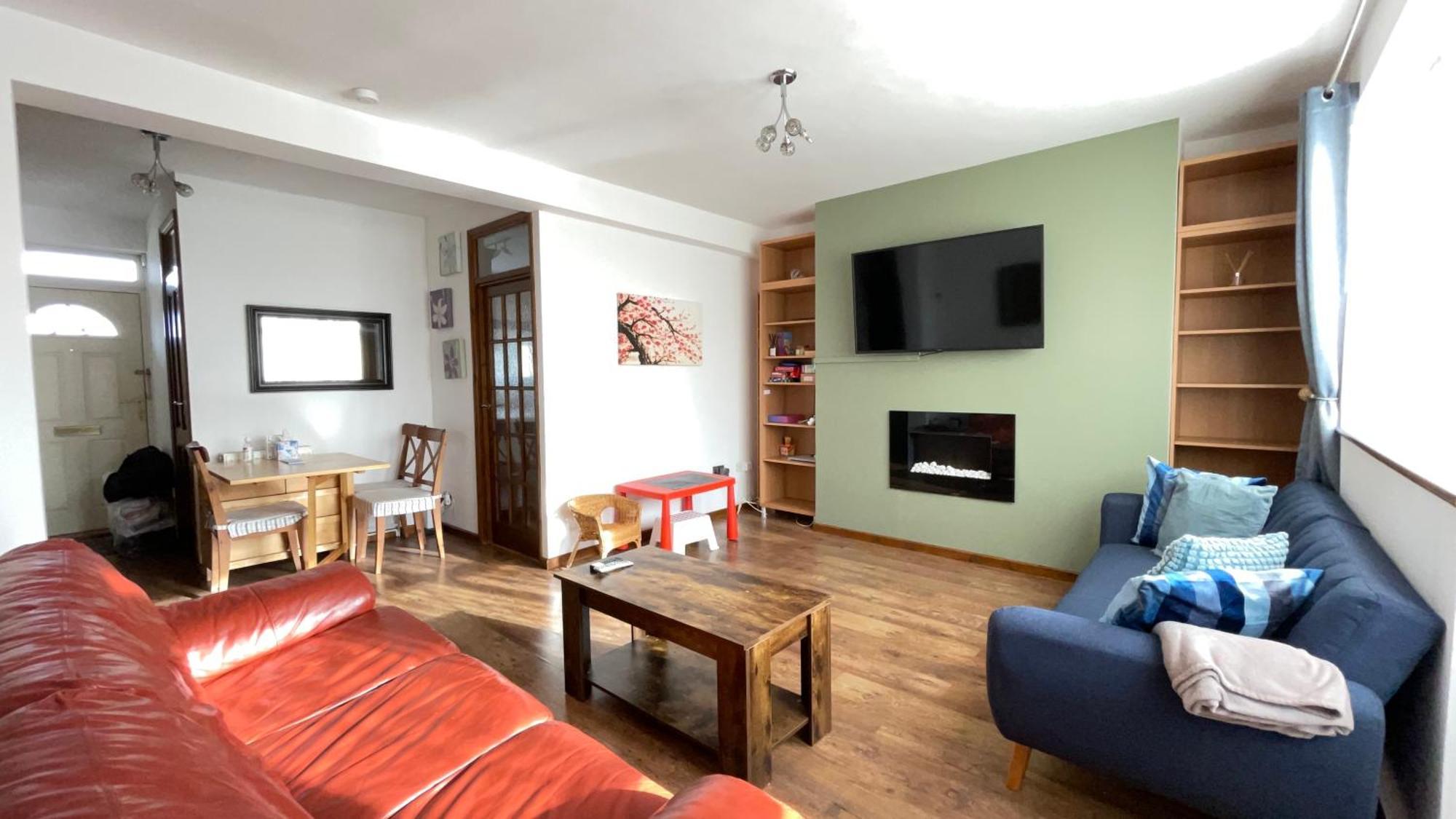 Appartement 2 Bedrooms 2 Stations
