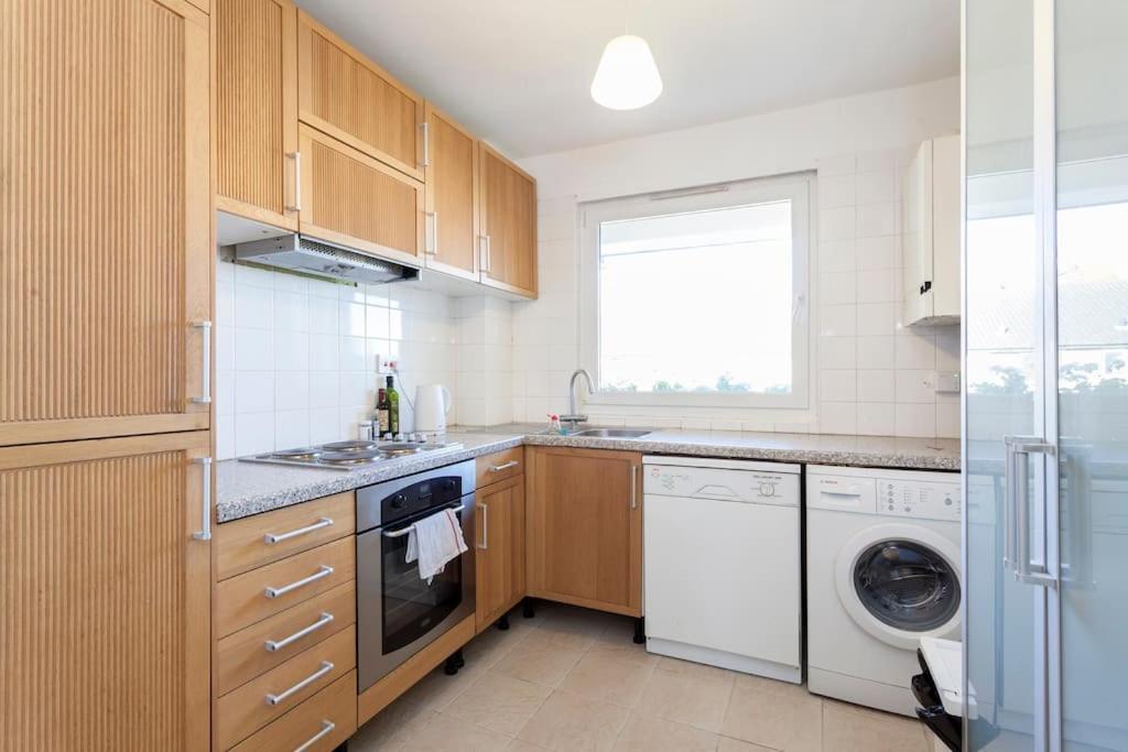 2 Bed Bright Flat In Fulham Apartment *