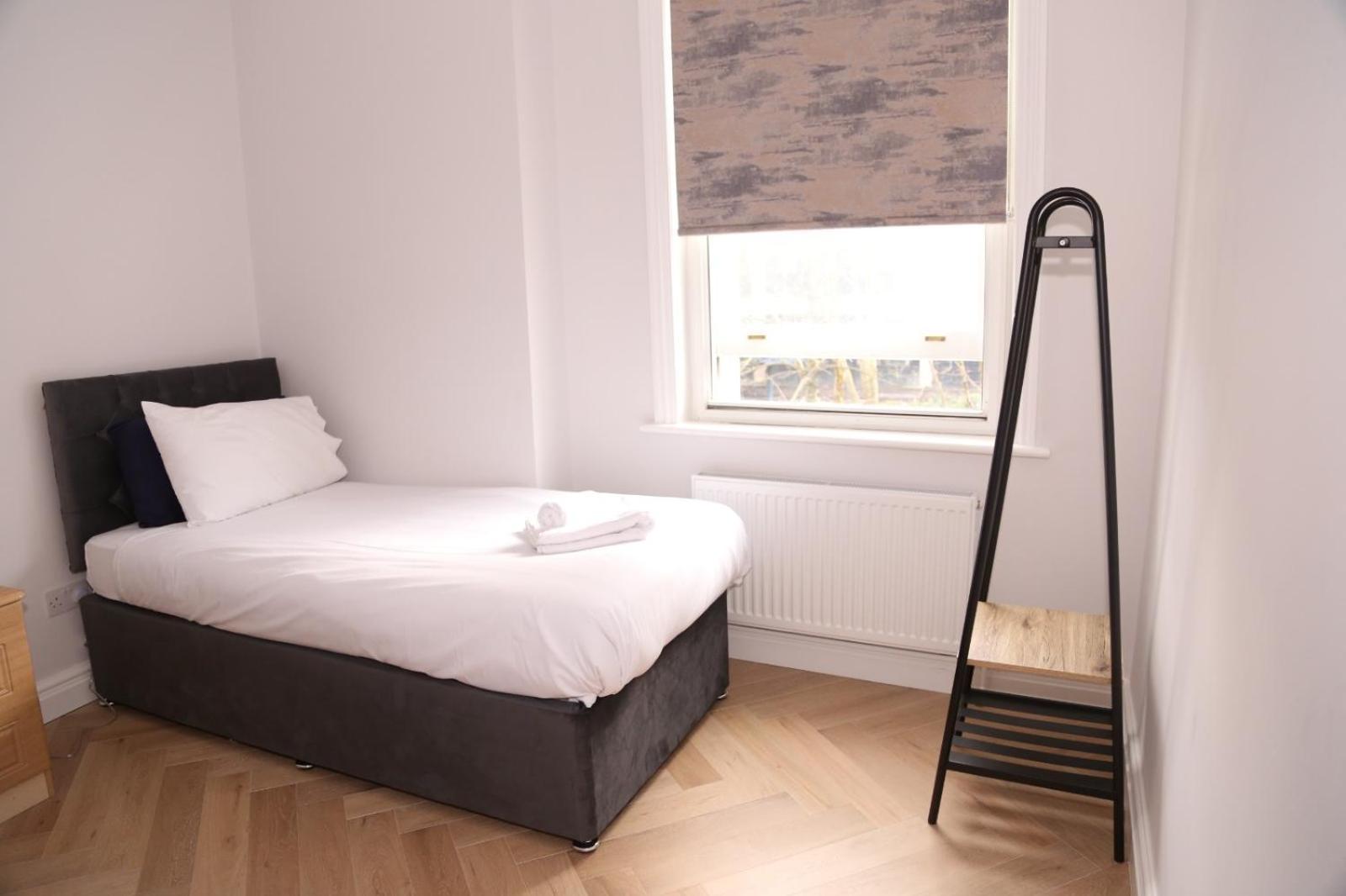 Star Warwick Mansions 4-bed Retreat Apartment London