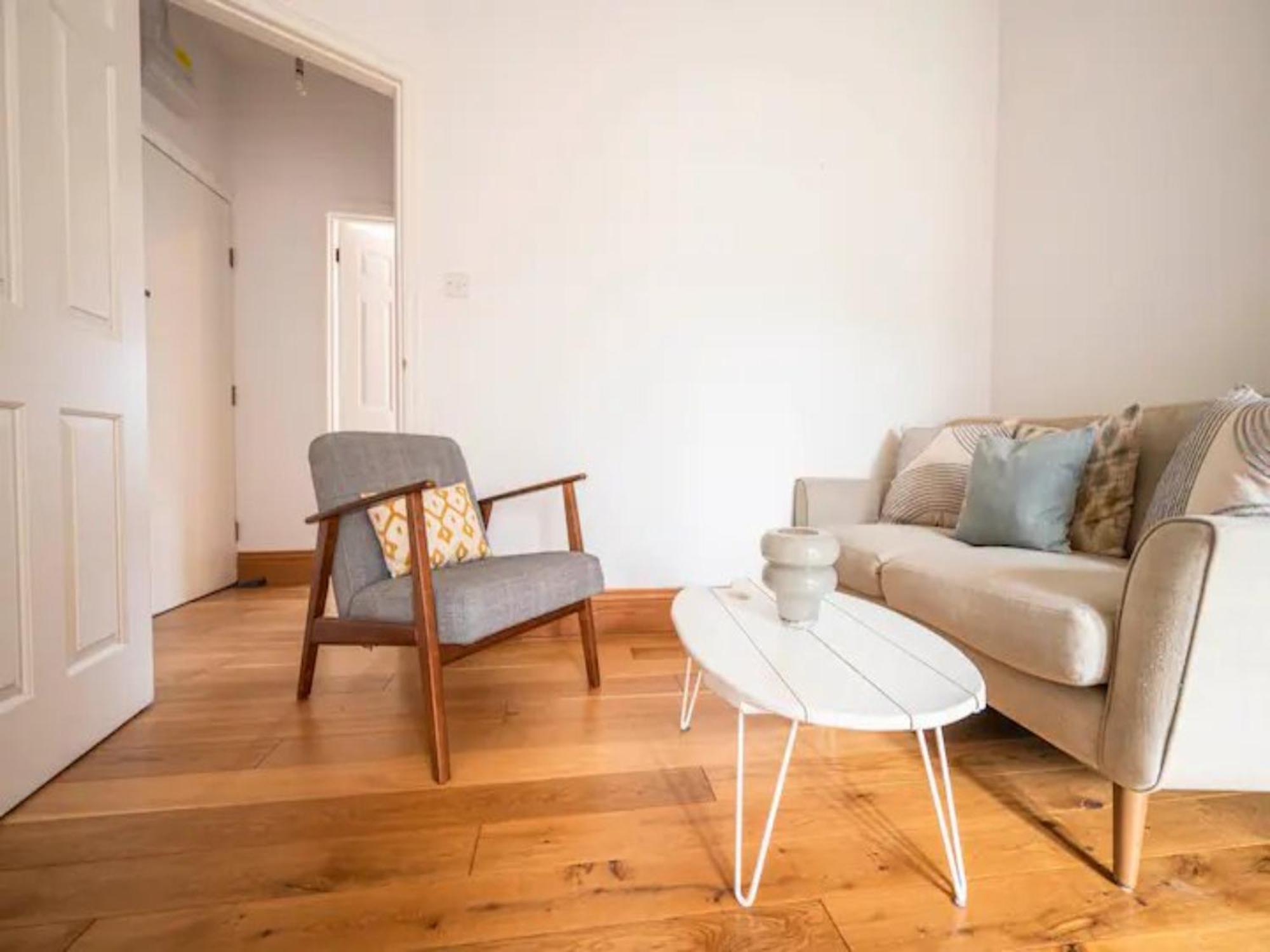 Appartement Pass The Keys Hither Ground Floor Flat With Garden Londen