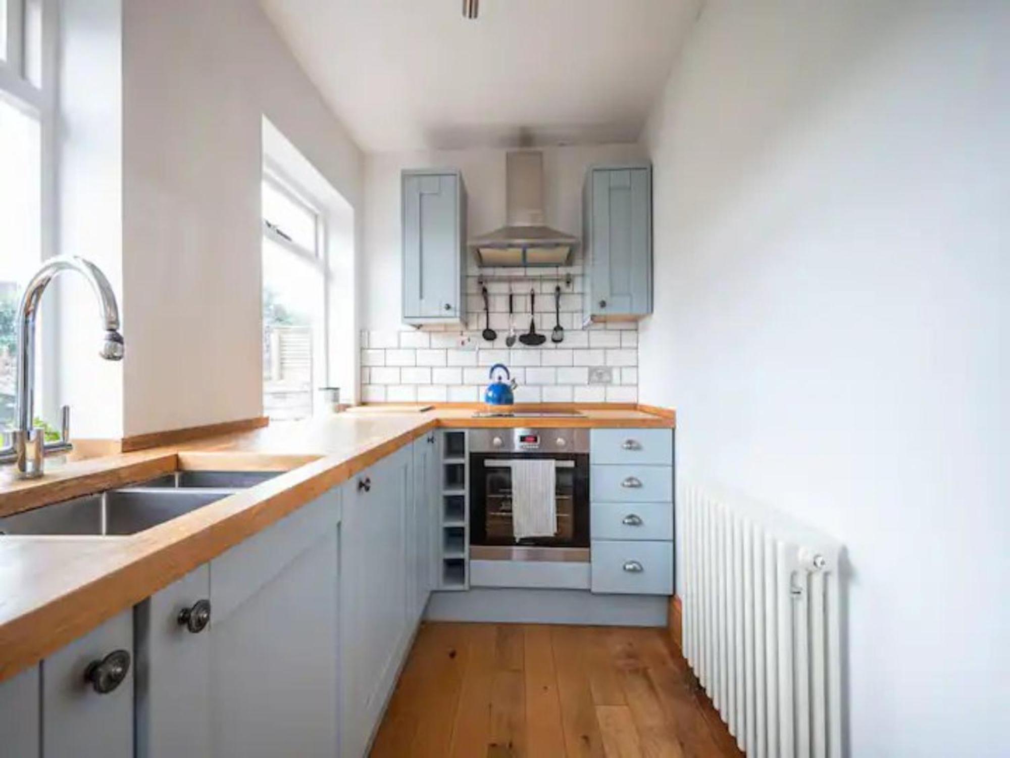 Pass The Keys Hither Ground Floor Flat With Garden Appartement Londen