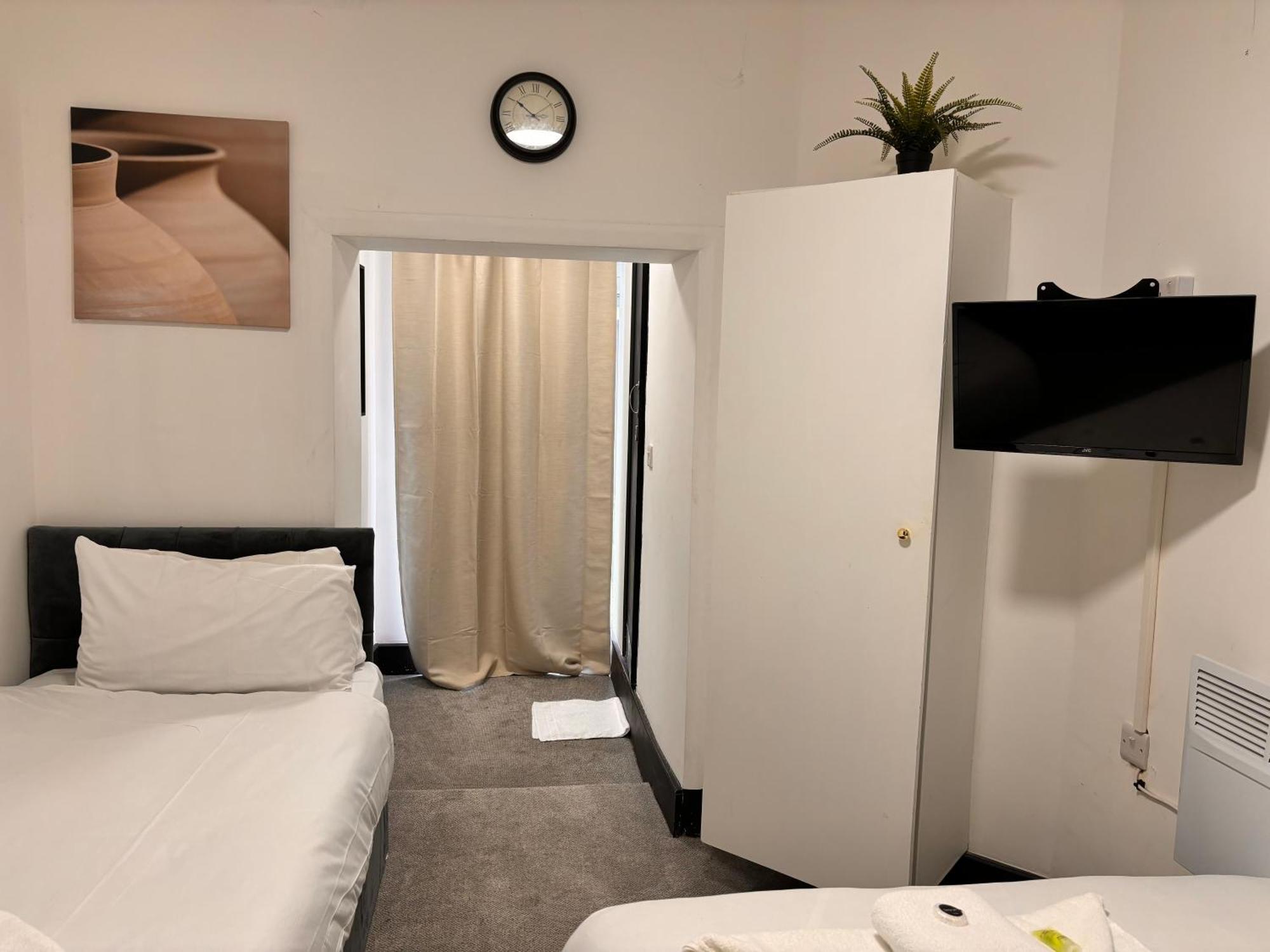 Hotel Ivy House 3*