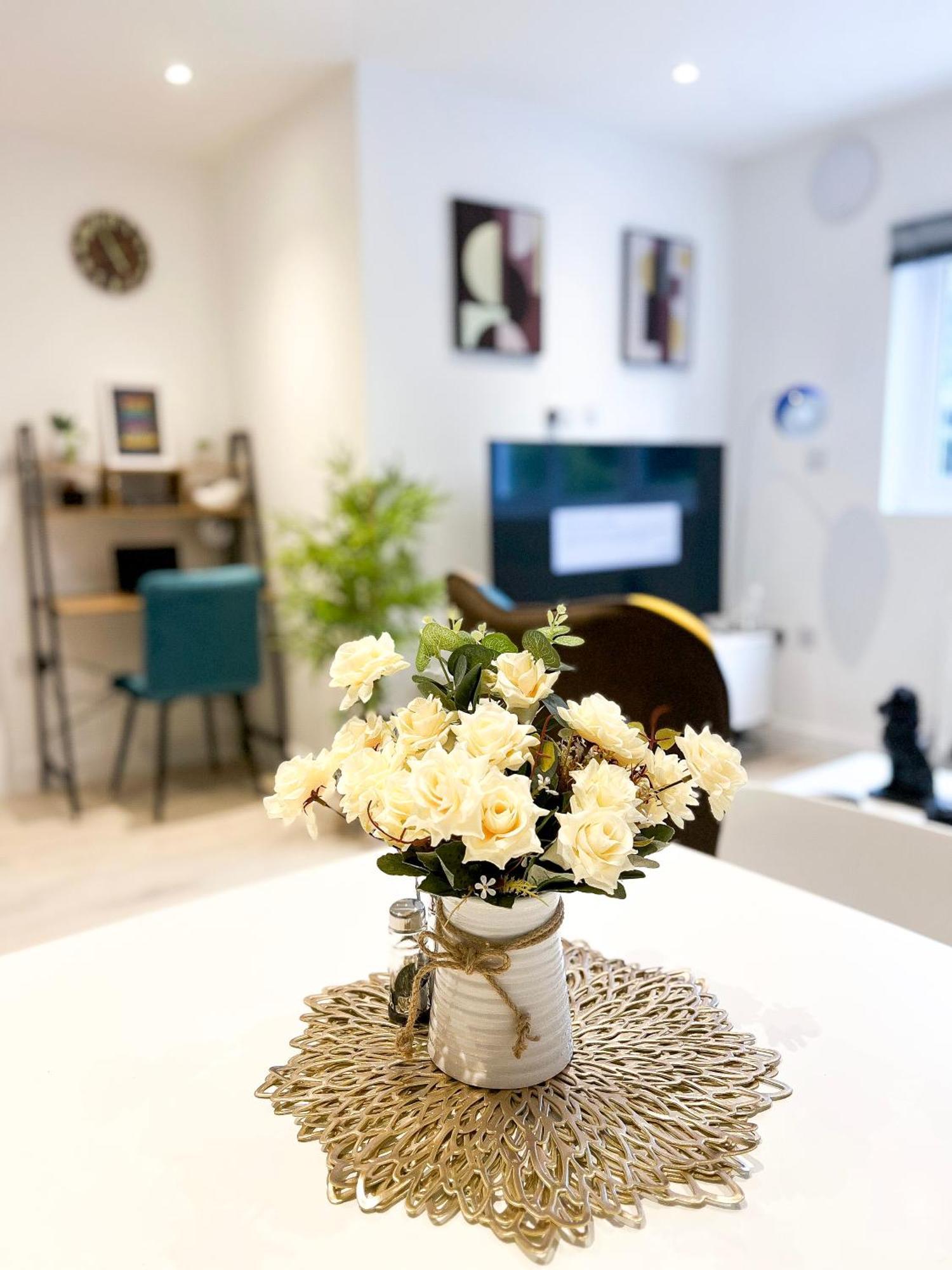Apartment Wembley Luxury: Two-bedroom With Parking London